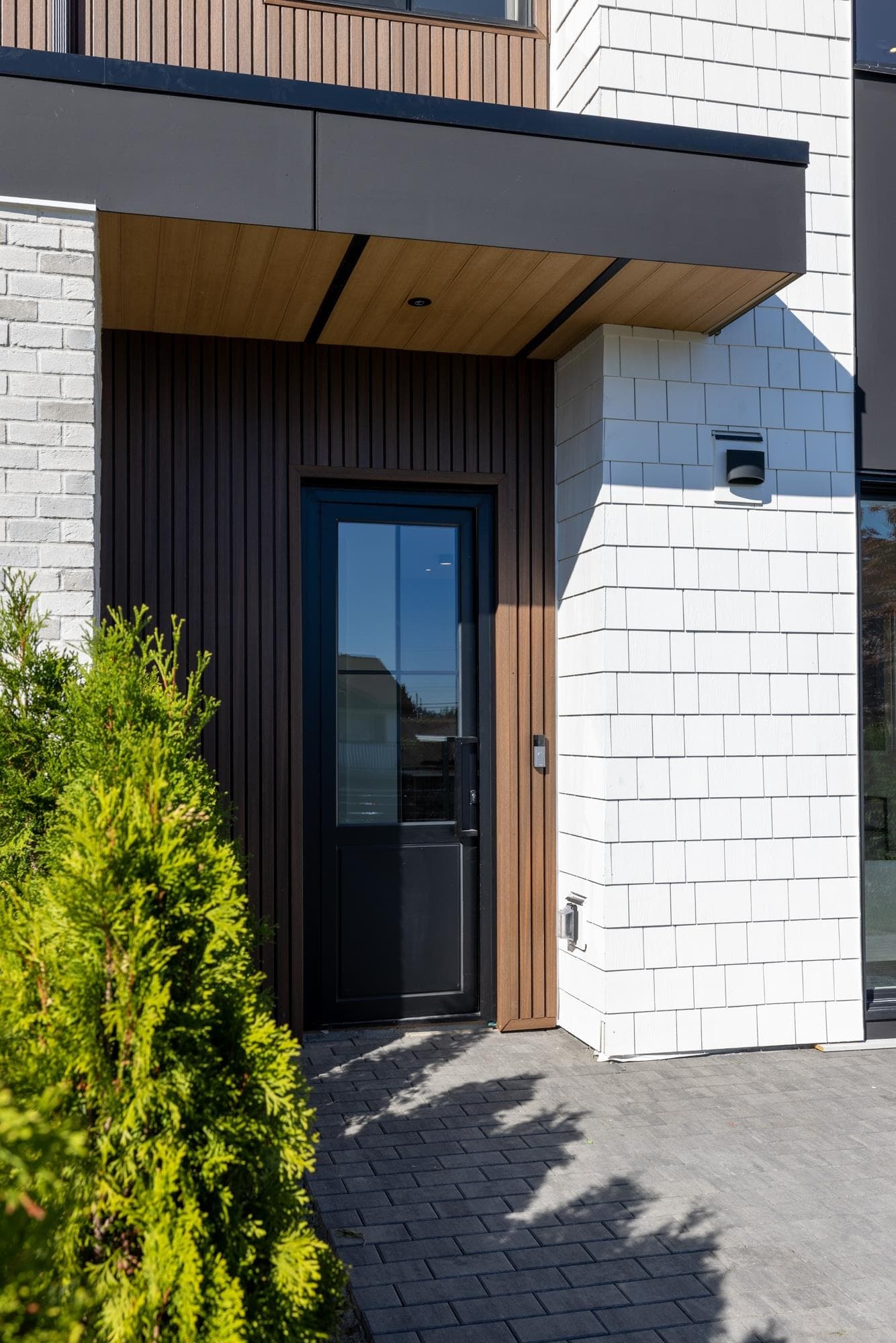 2 - 6503 Winch Street, Burnaby, V5B 2L5 — photo 2