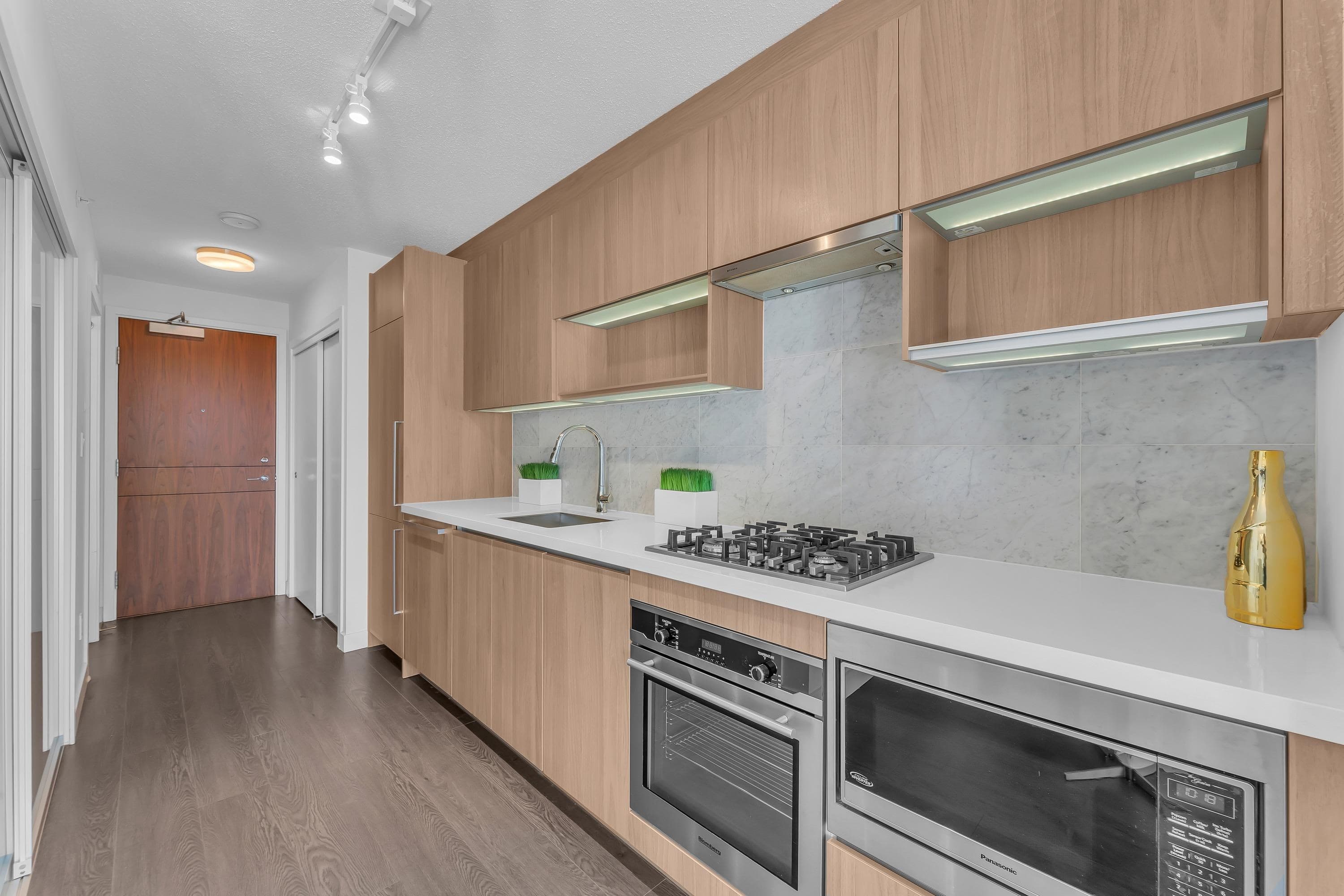 703 - 13696 100 Avenue, Surrey, V3T 0L5 — photo 3