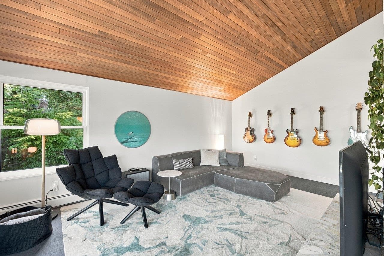 330 N Gamma Avenue, Burnaby, V5C 1X9 — photo 4
