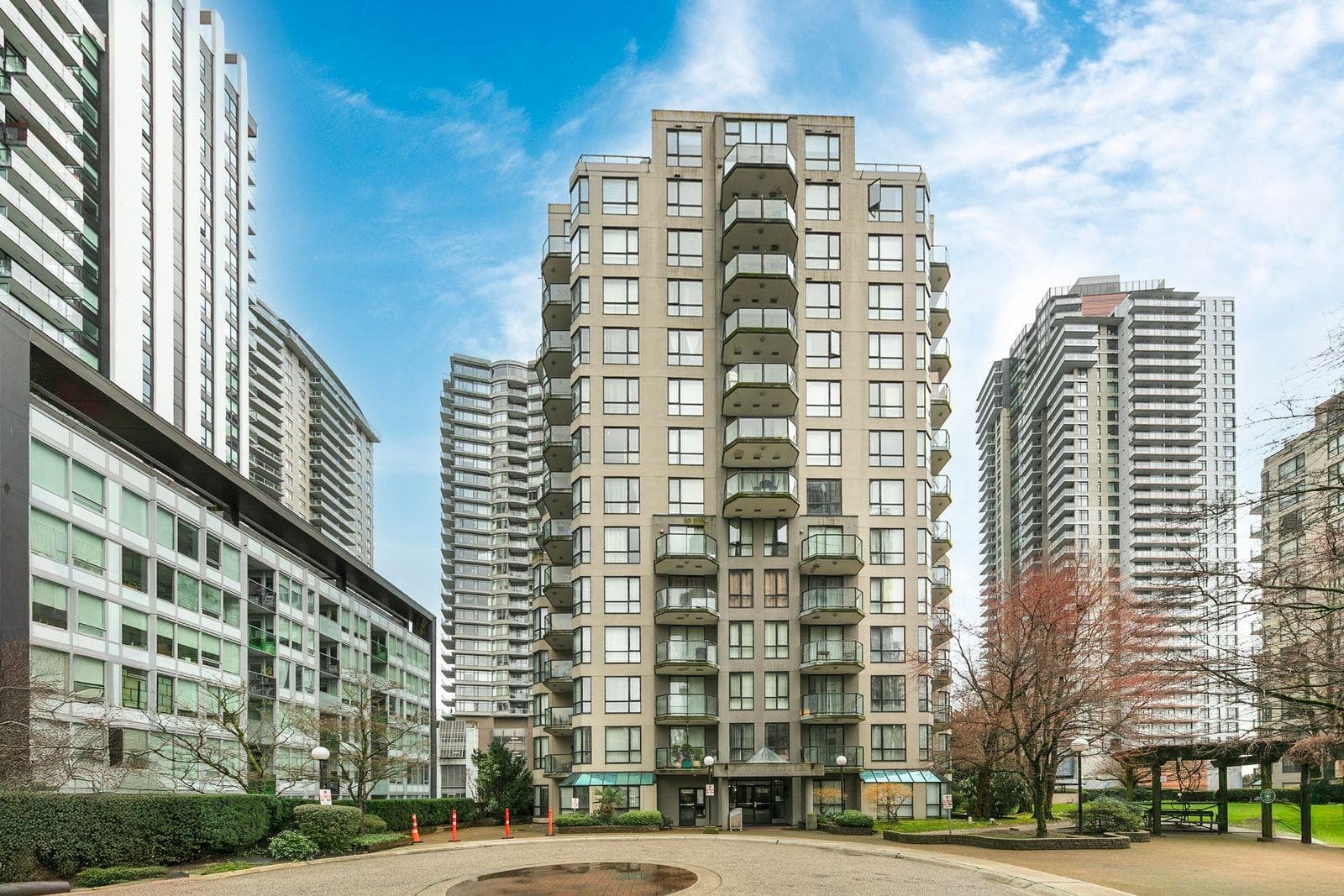 101 - 828 Agnes Street, New Westminster, V3M 6R4 — photo 1