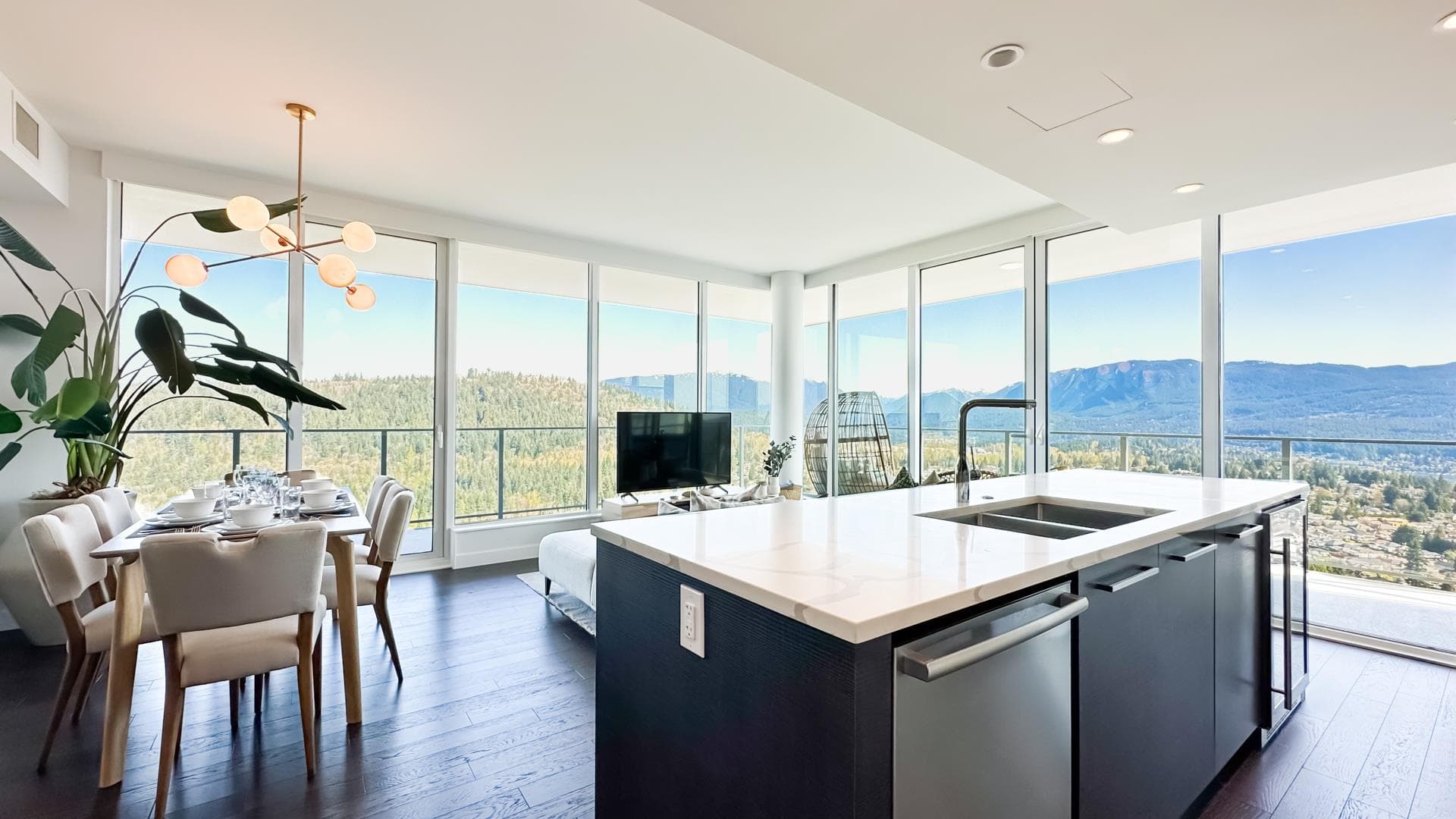 4702 - 567 Clarke Road, Coquitlam, V3J 0K7 — photo 2