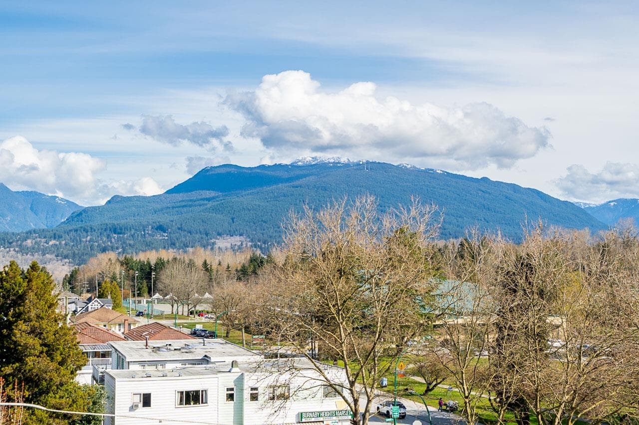 502 - 4477 Hastings Street, Burnaby, V5C 2K1 — photo 2