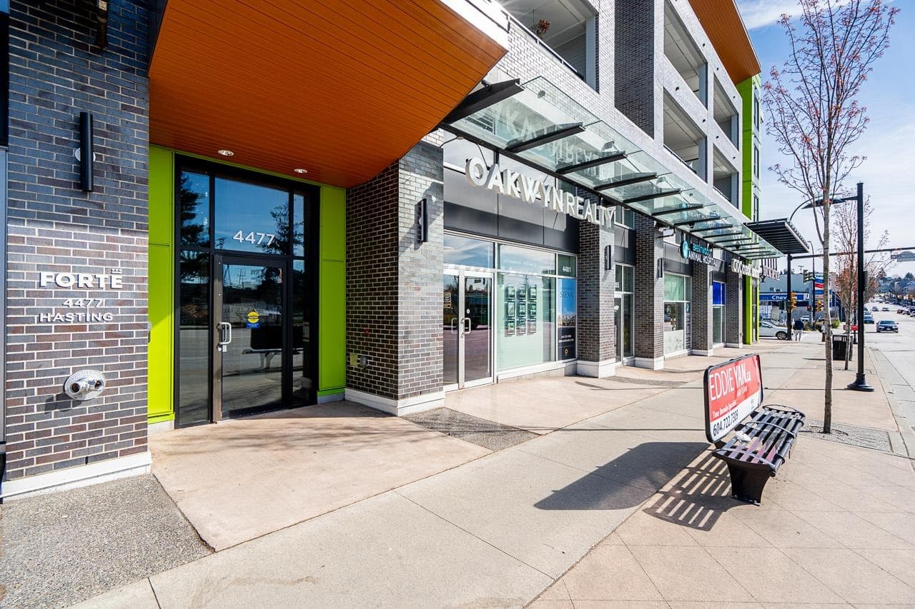 502 - 4477 Hastings Street, Burnaby, V5C 2K1 — photo 5