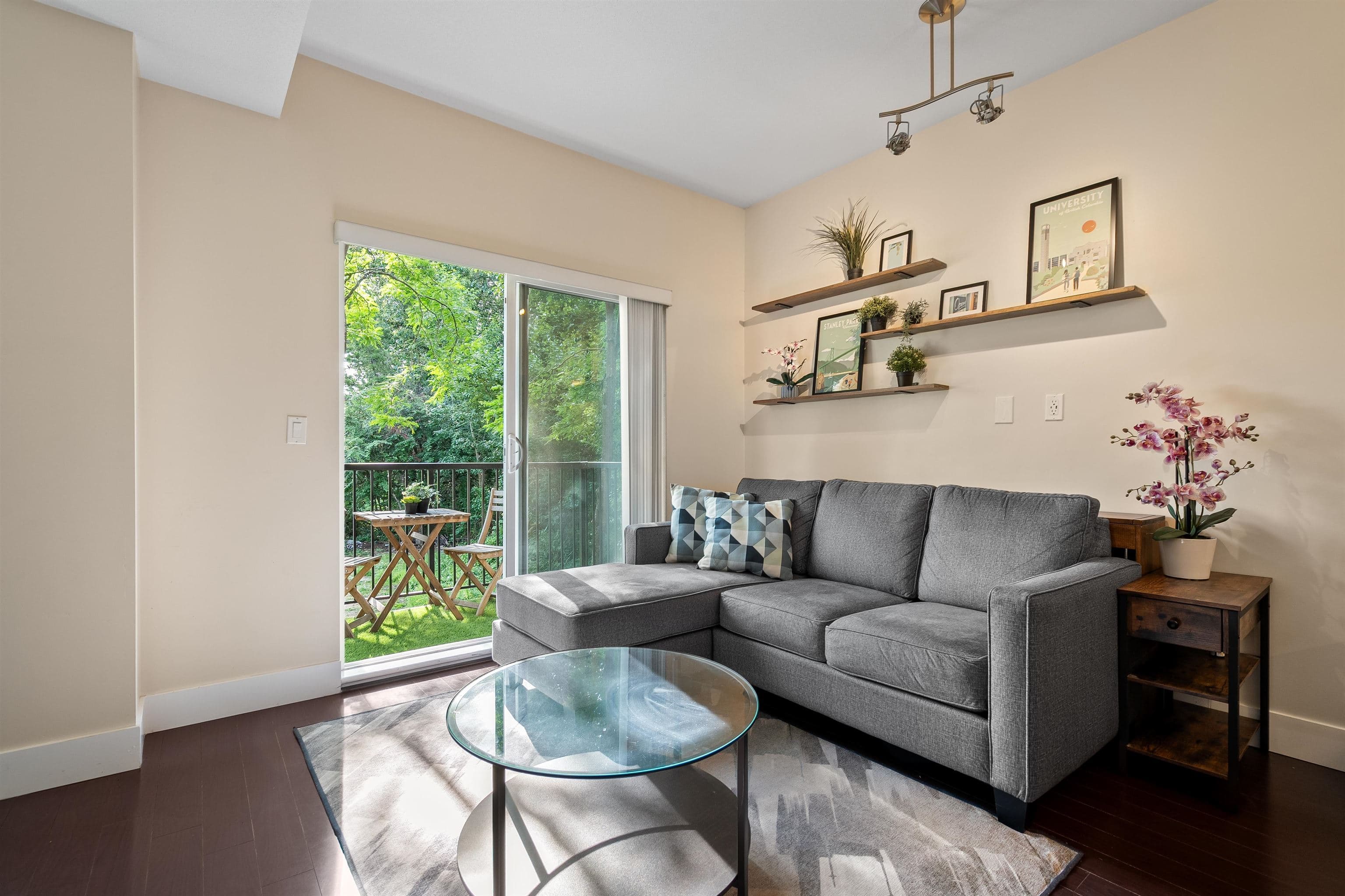 214 - 5211 Irmin Street, Burnaby, V5J 0C9 — photo 2