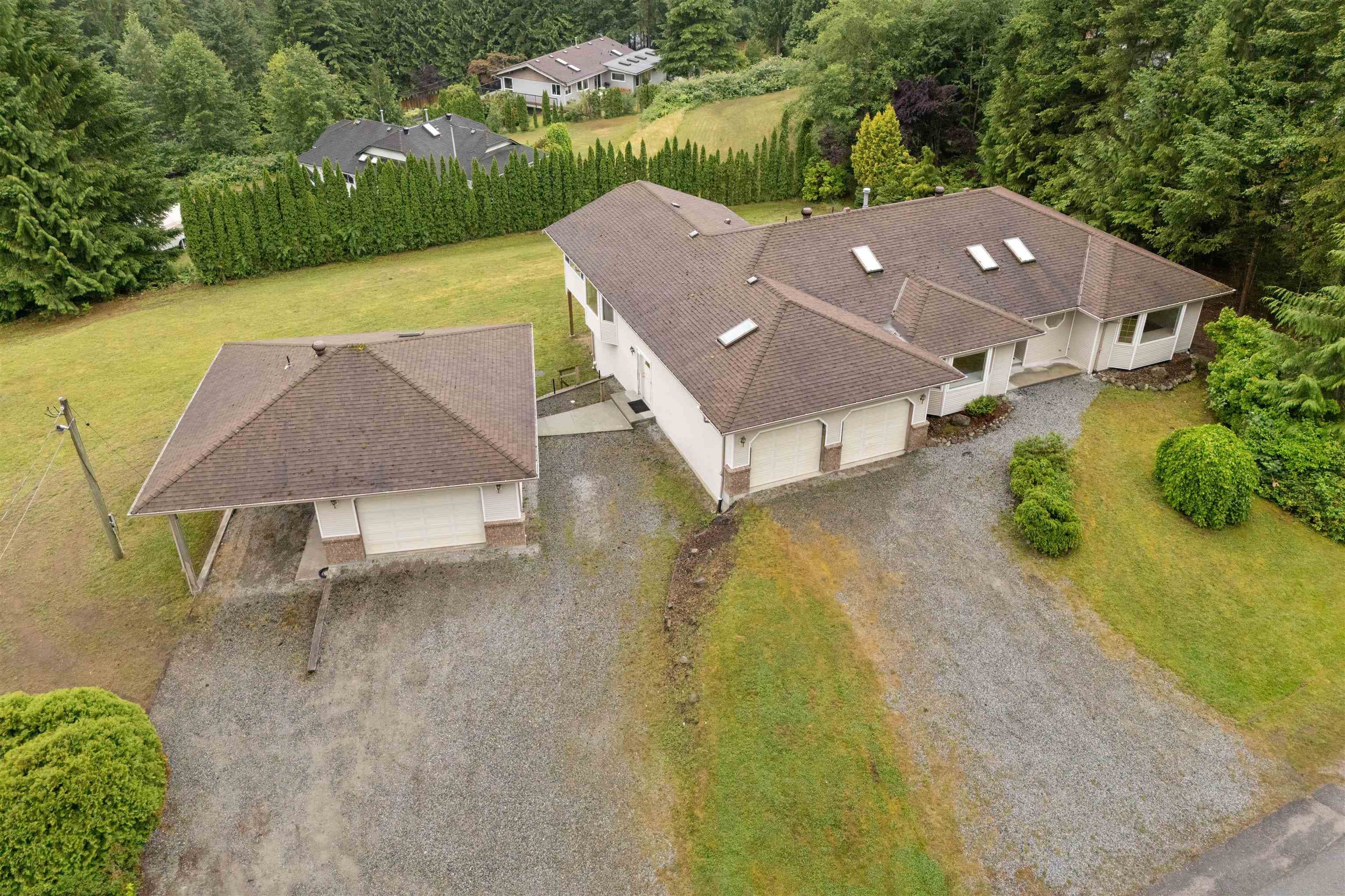 27660 128 Avenue, Maple Ridge, V2W 1N5 — photo 1
