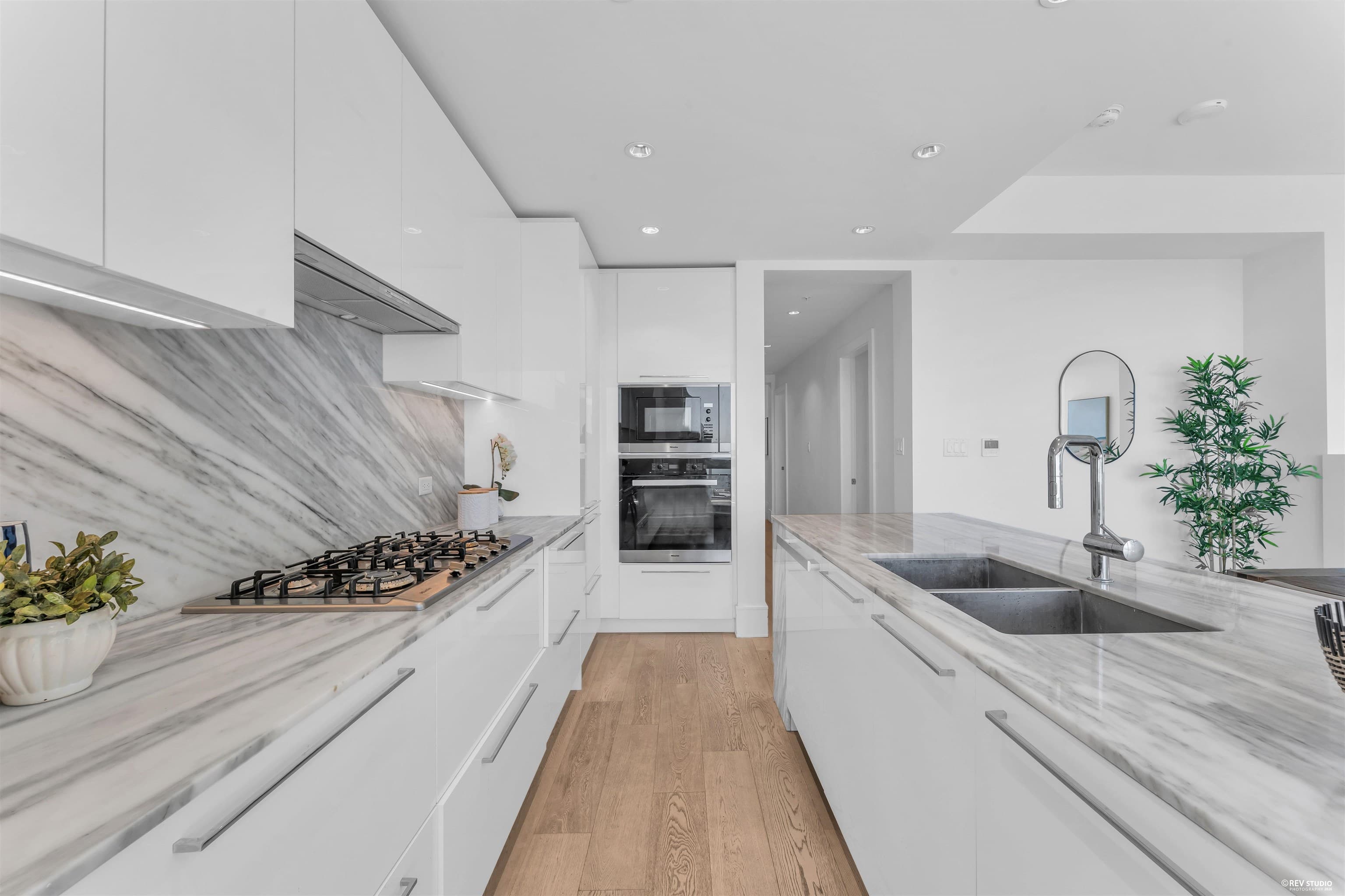 1106 - 1500 Martin Street, White Rock, V4B 0C2 — photo 4