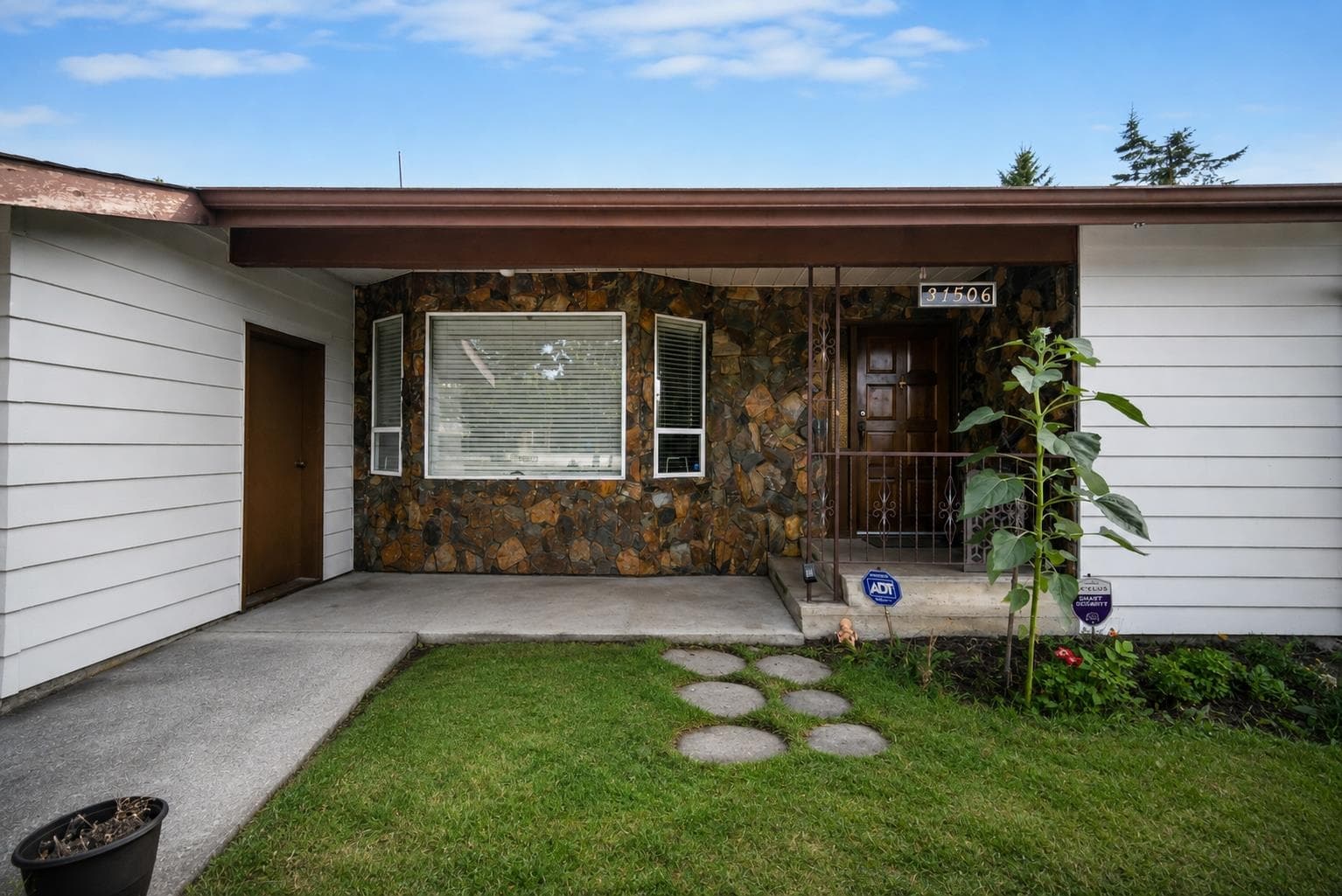 31506 Monte Vista Crescent, Abbotsford, V2T 1Y7 — photo 3