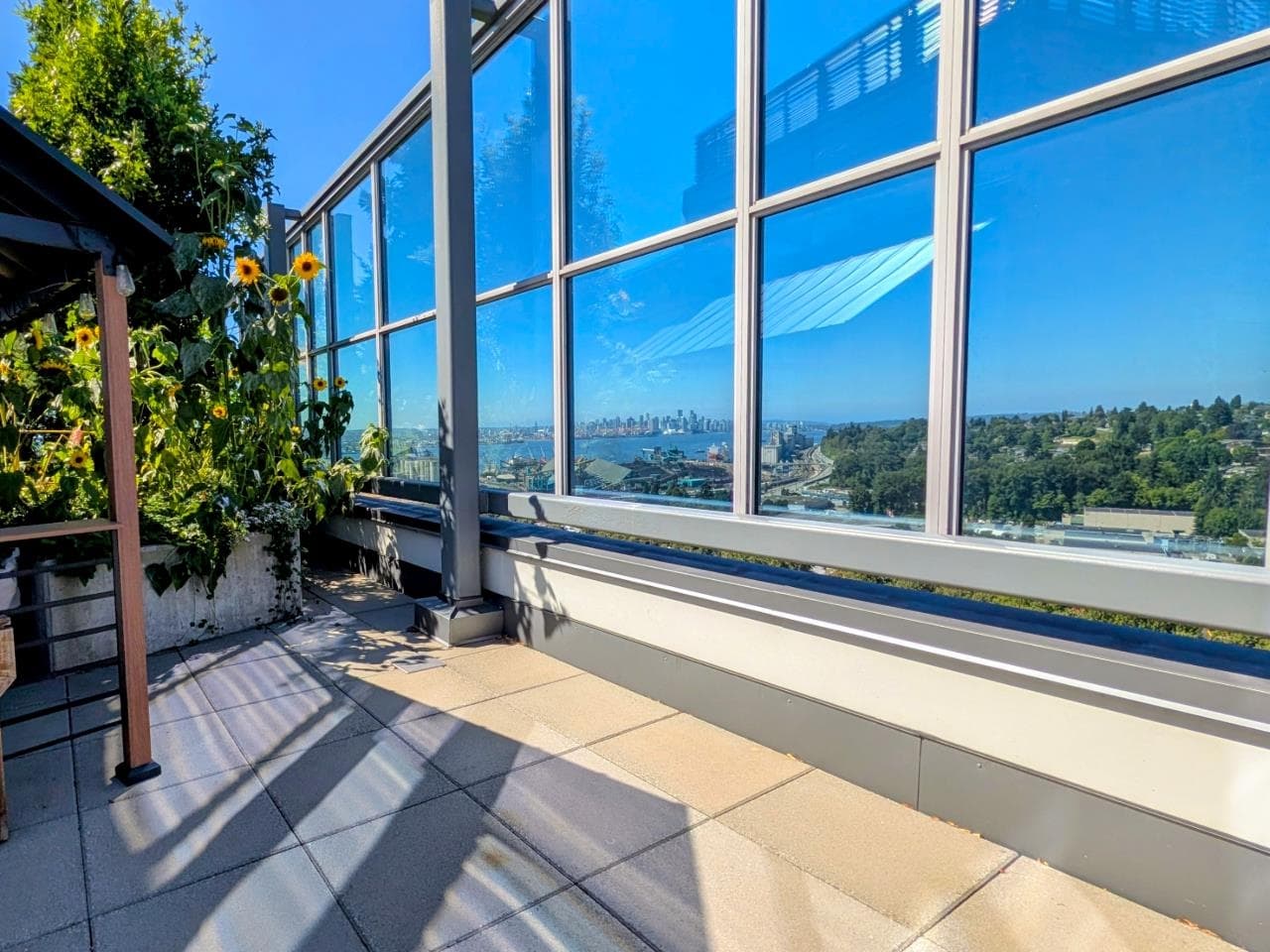 2704 - 1401 Hunter Street, North Vancouver, V7J 0E2 — photo 2