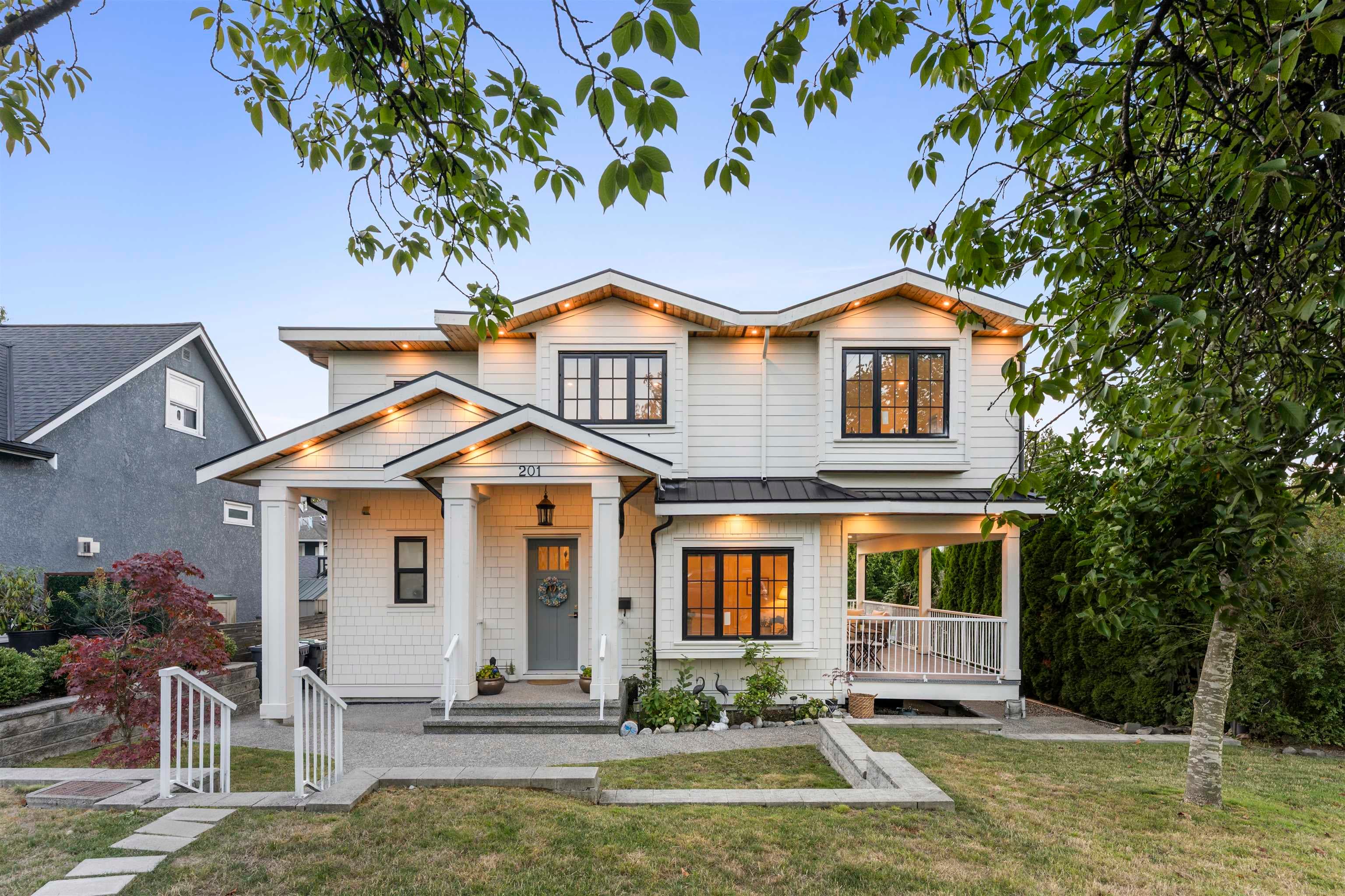 201 Osborne Avenue, New Westminster, V3L 1Y7 — photo 1
