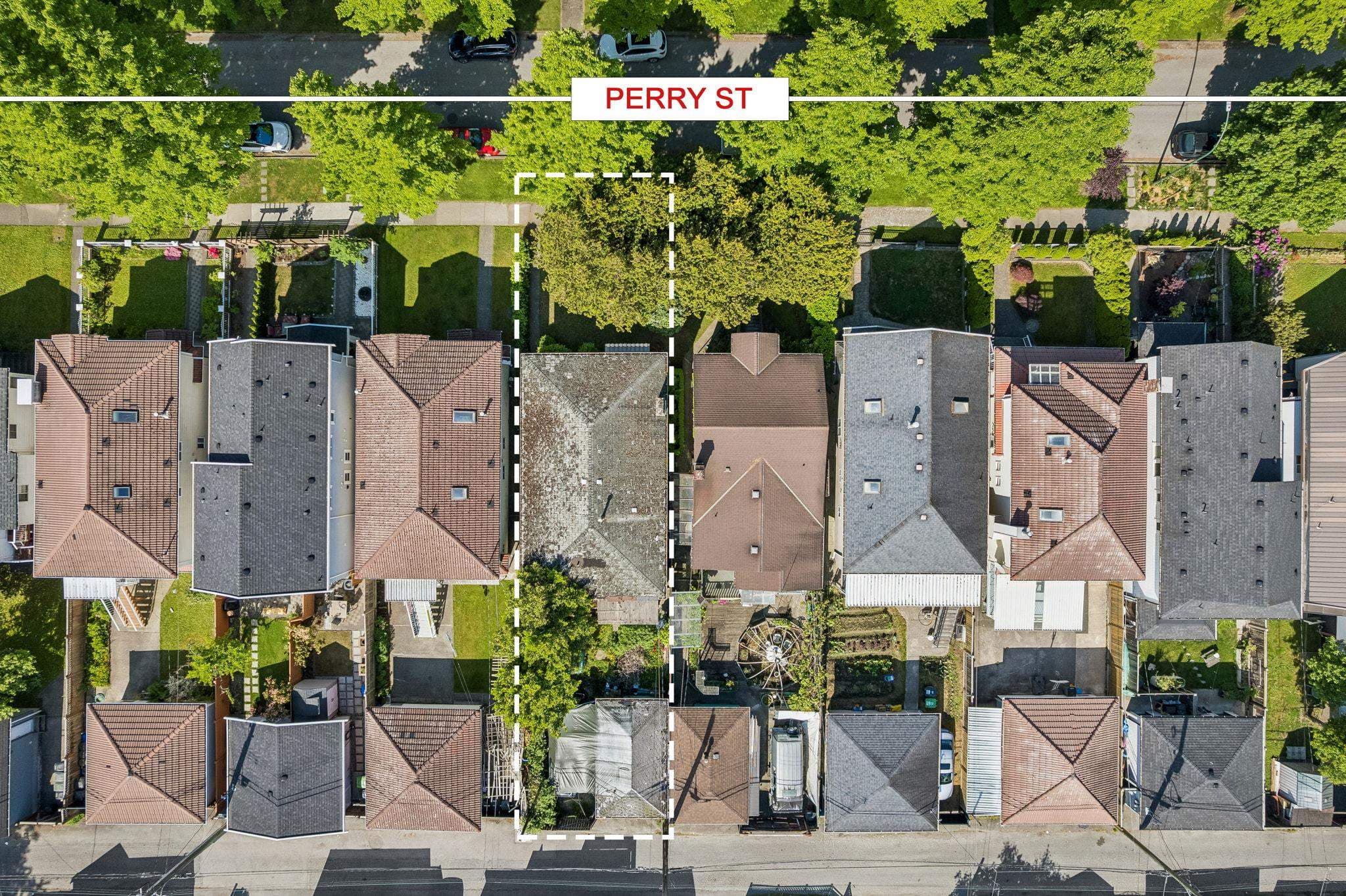 4420 Perry Street, Vancouver, V5N 3X5 — photo 2