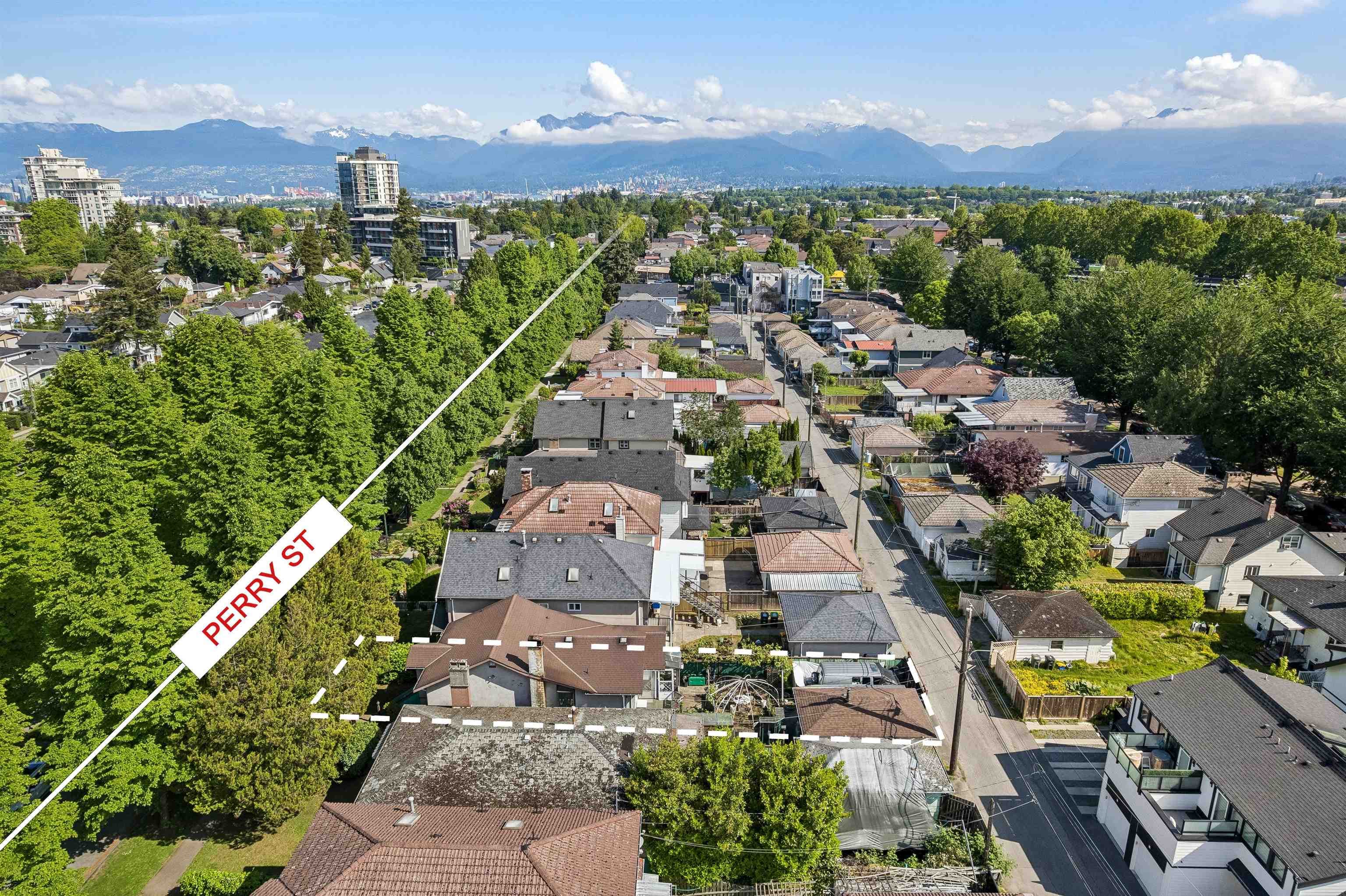 4412 Perry Street, Vancouver, V5N 3X5 — photo 3
