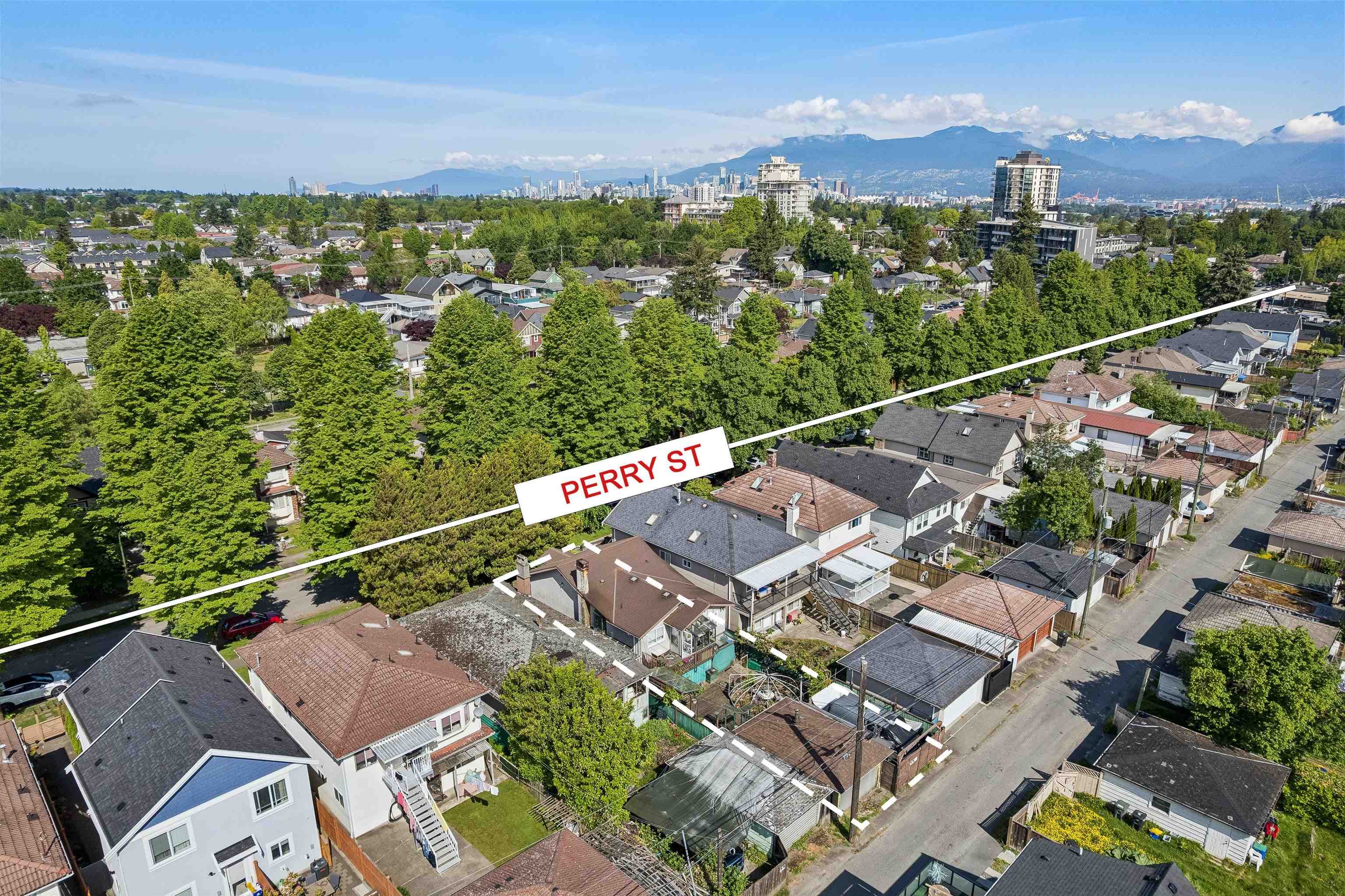 4412 Perry Street, Vancouver, V5N 3X5 — photo 4