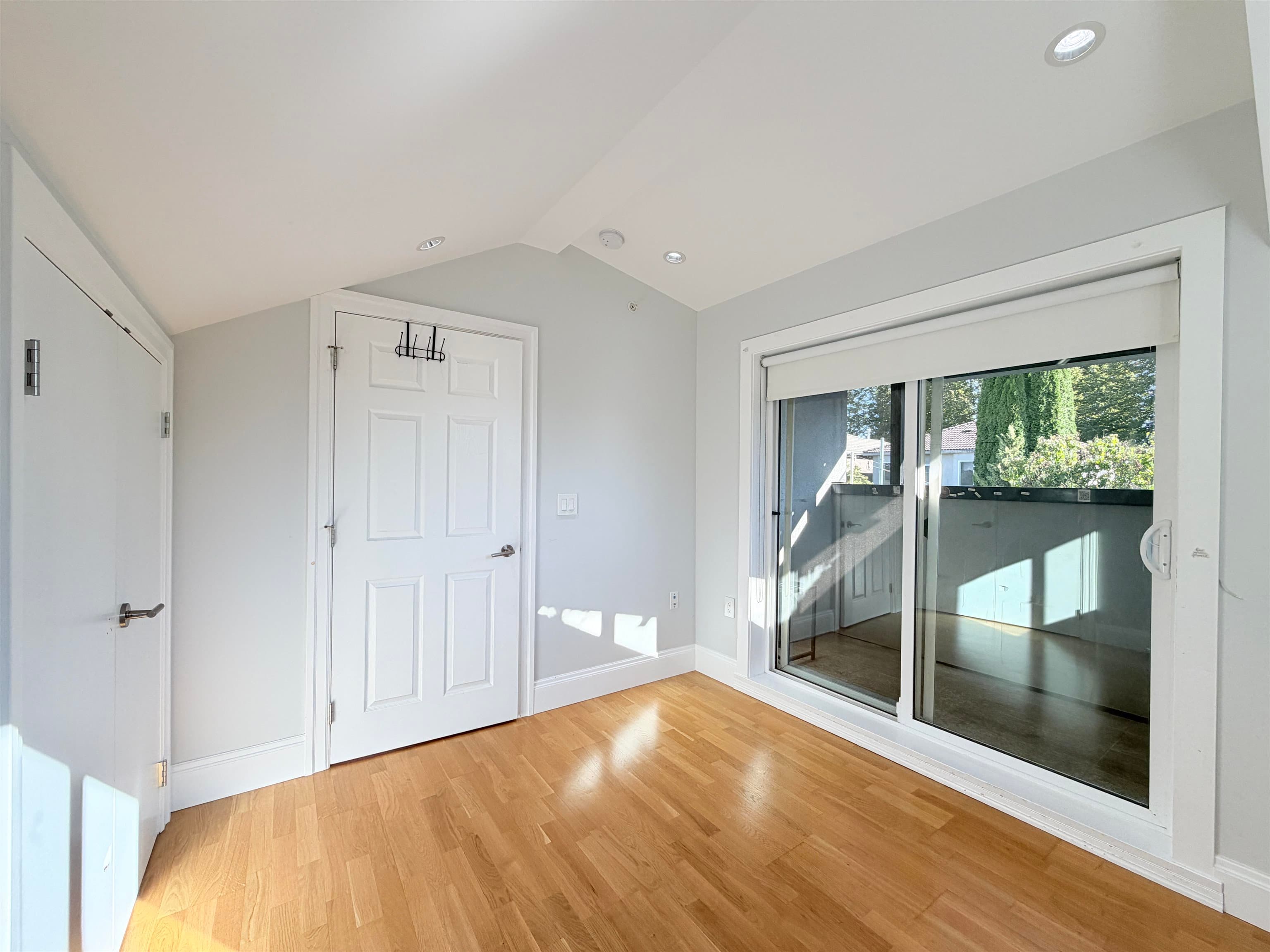 2532 5th Av W, Vancouver, V6K 1T1 — photo 3