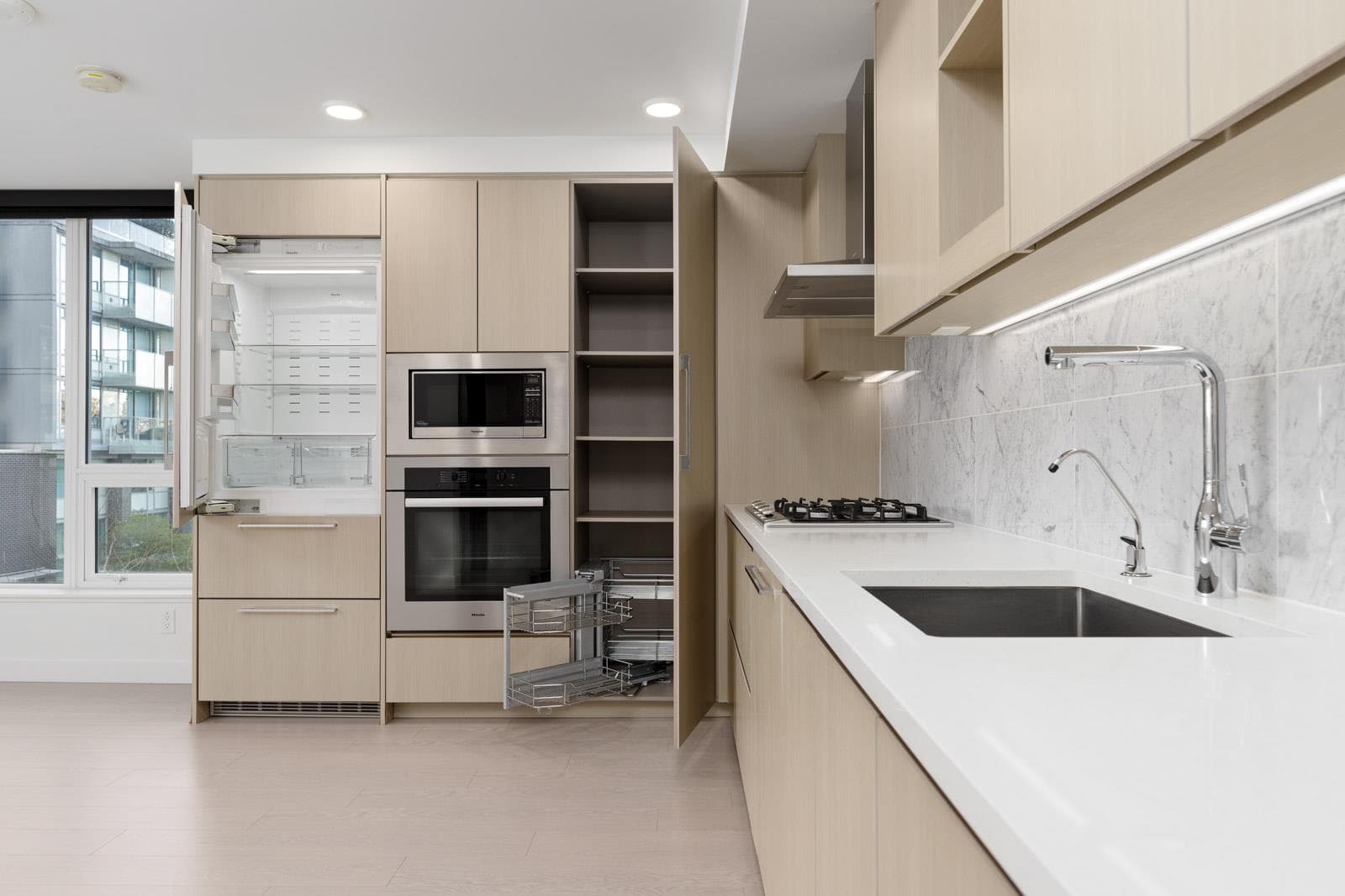 612 - 455 SW Marine Drive, Vancouver, V5X 0H3 — photo 2