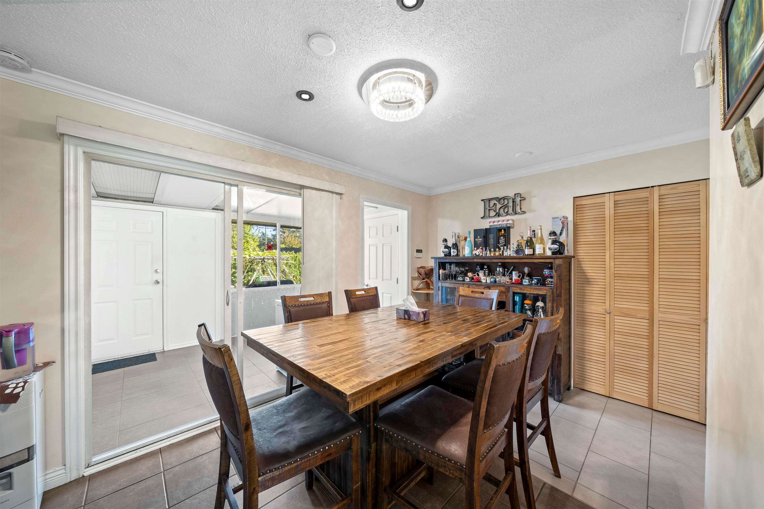 14995 108 Avenue, Surrey, V3R 1W3 — photo 3