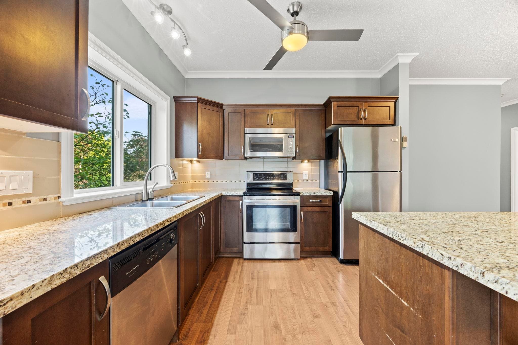 201 - 20286 53a Avenue, Langley, V3A 0A8 — photo 4