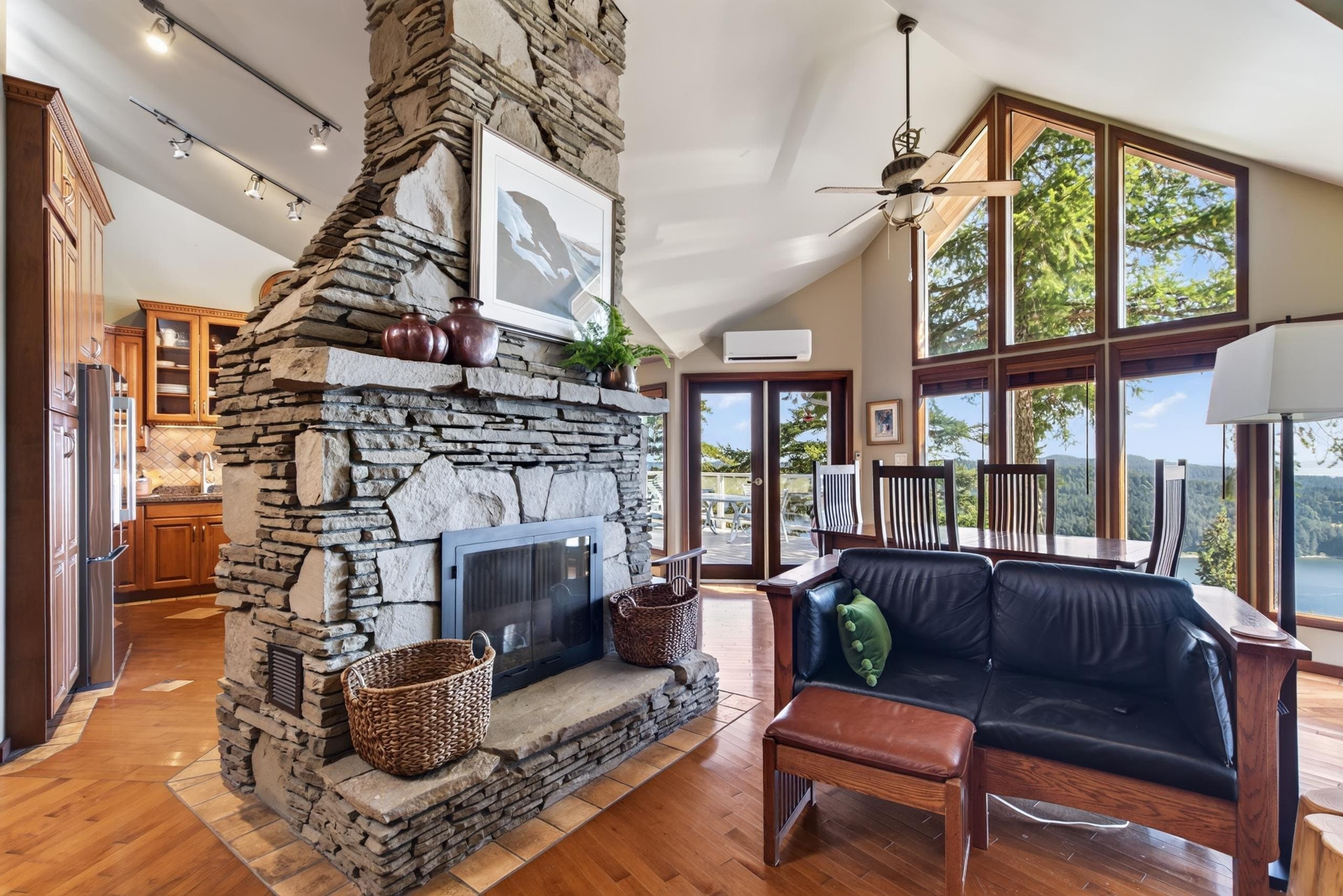455 Heck Hill Road, Mayne Island, V0N 2J2 — photo 1