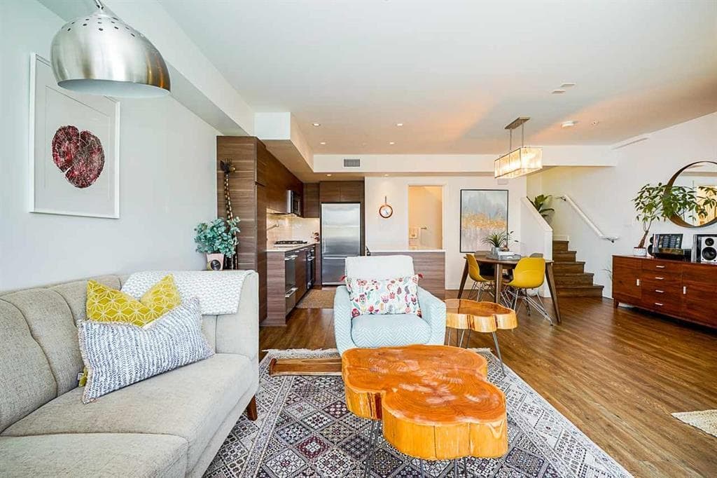 202 - 1061 Marine Drive, North Vancouver