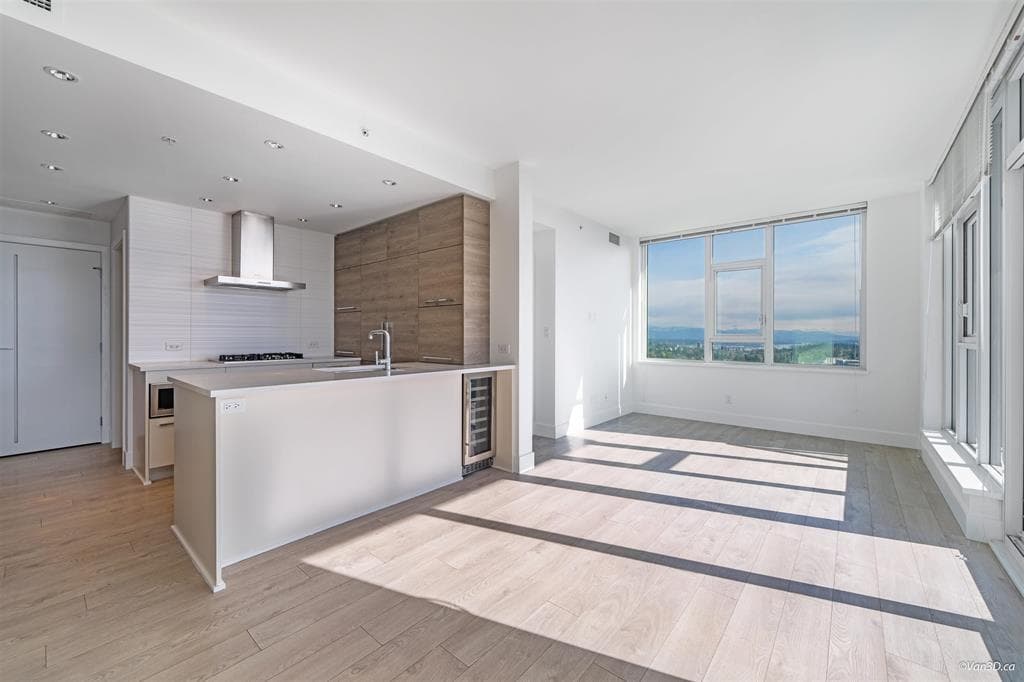 2408 - 7388 Kingsway, Burnaby