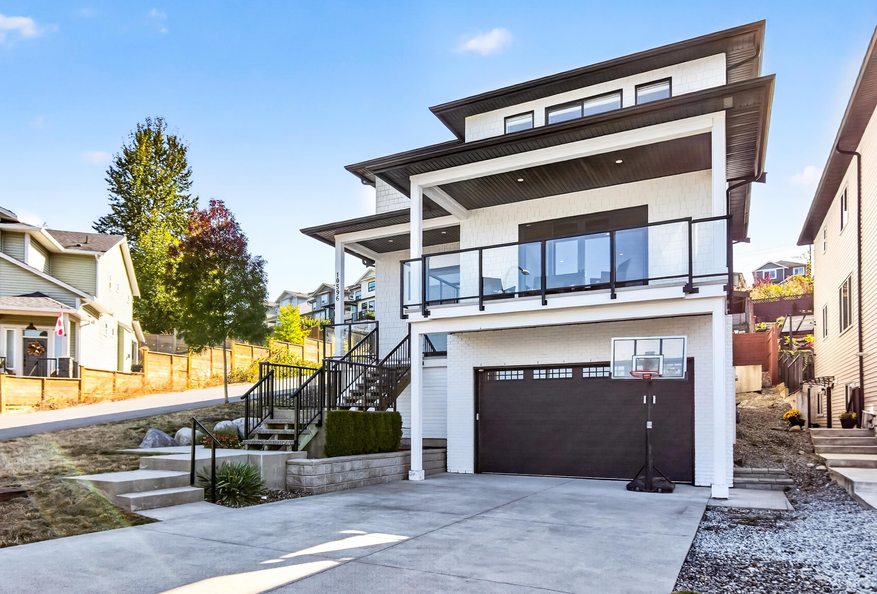10596 Mcveety Street, Maple Ridge, V2W 0K3 — photo 2