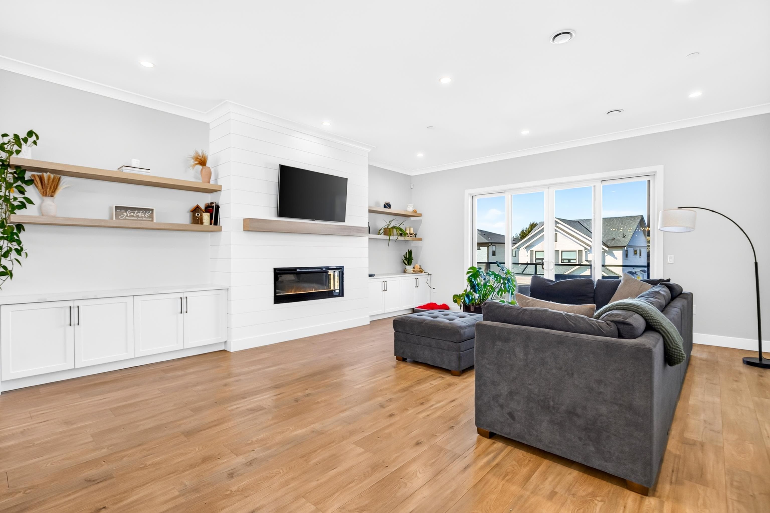 10596 Mcveety Street, Maple Ridge, V2W 0K3 — photo 4
