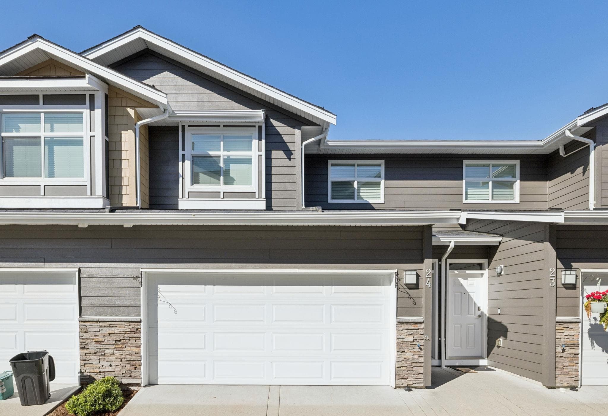 24 - 11461 236 Street, Maple Ridge, V2W 0H6 — photo 1