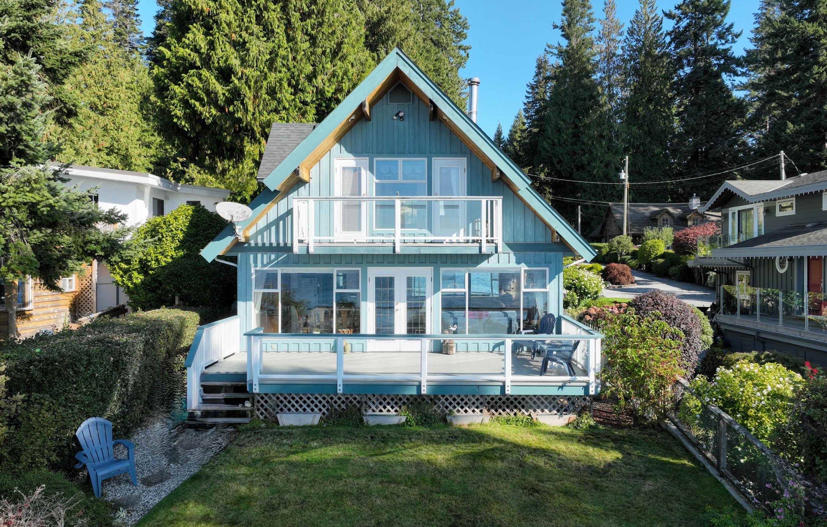 3199 Beach Avenue, Roberts Creek, V0N 2W0 — photo 1