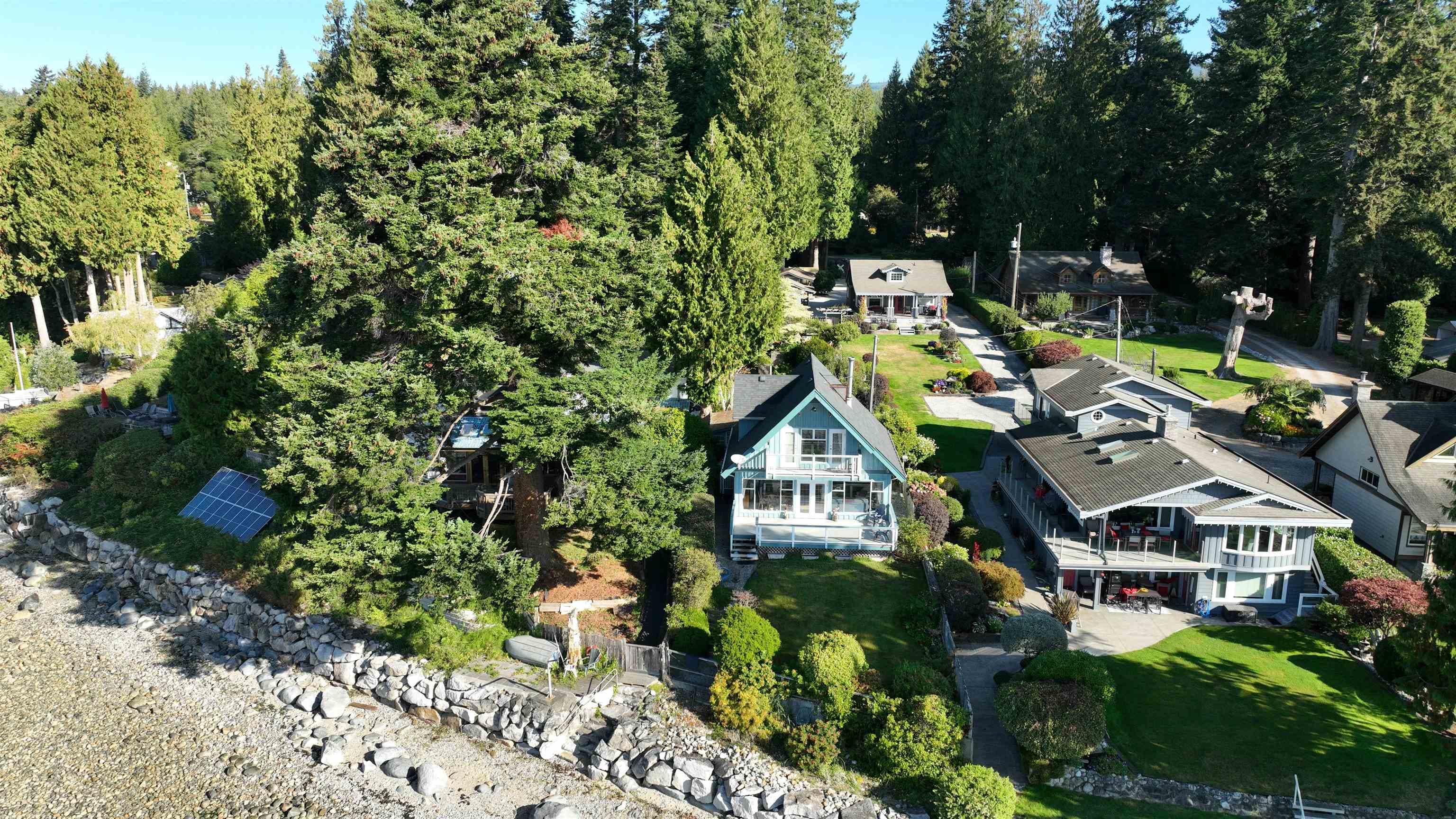 3199 Beach Avenue, Roberts Creek, V0N 2W0 — photo 5