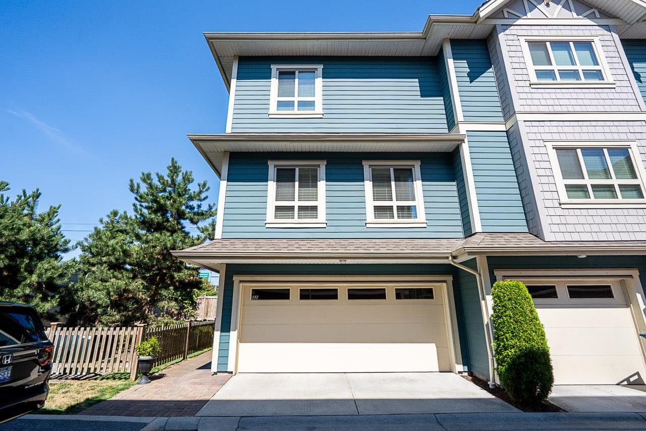 32 - 843 Ewen Avenue, New Westminster, V3M 0K6 — photo 1