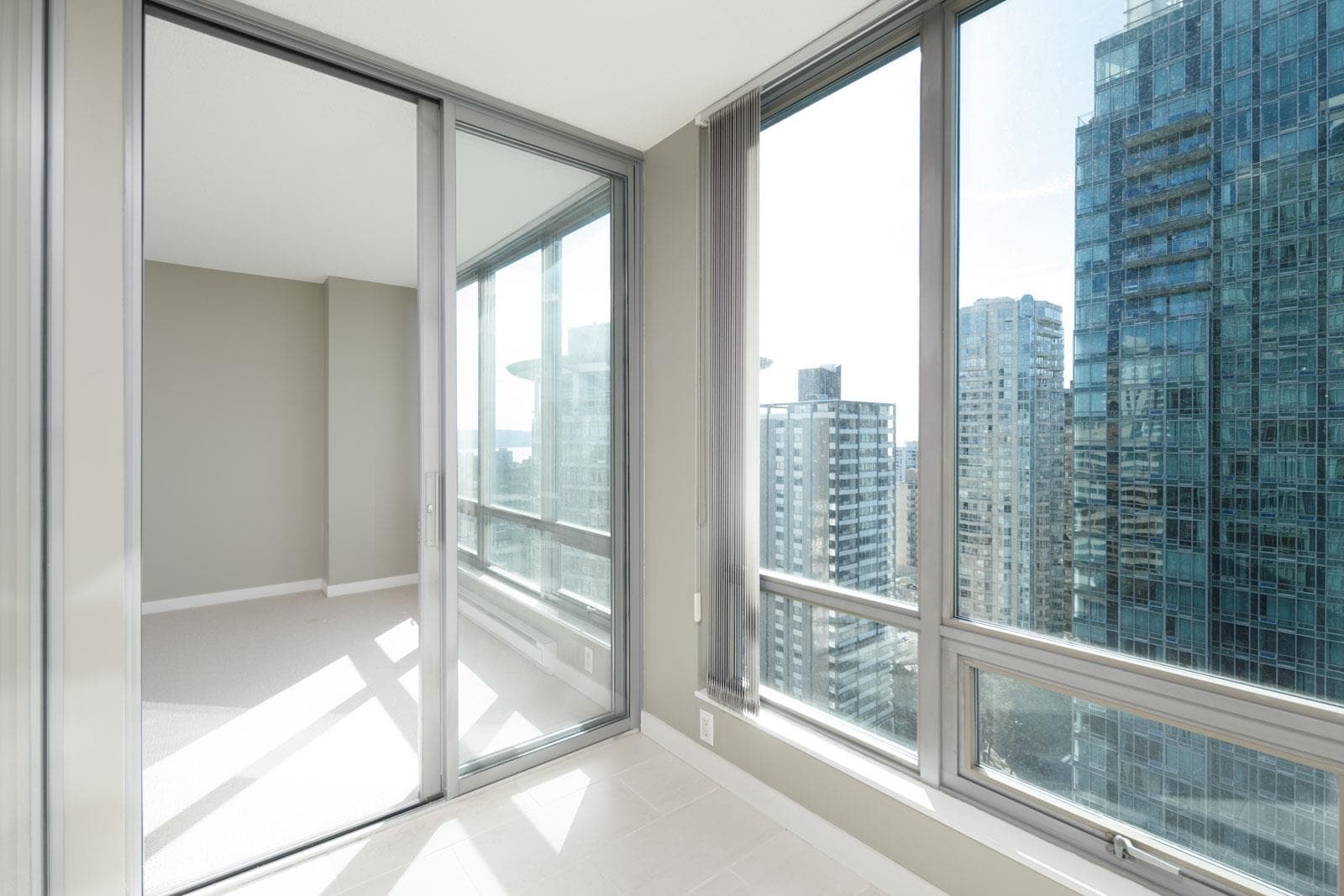 2401 - 1200 W Georgia Street, Vancouver, V6E 4R2 — photo 3