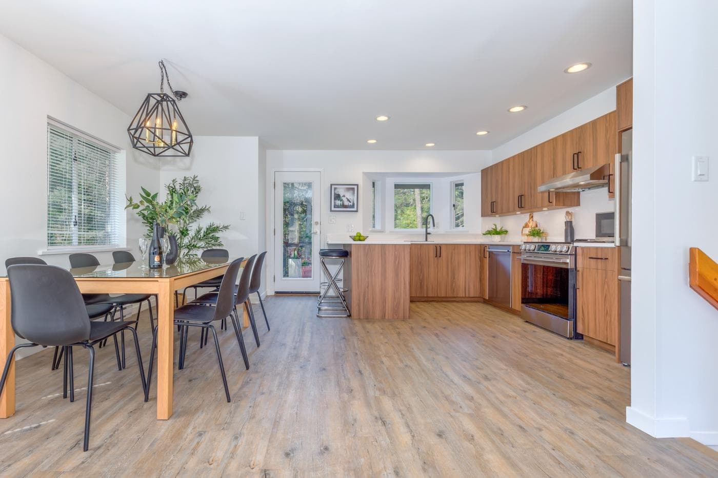 2053 Garibaldi Way, Whistler, V8E 0A6 — photo 4