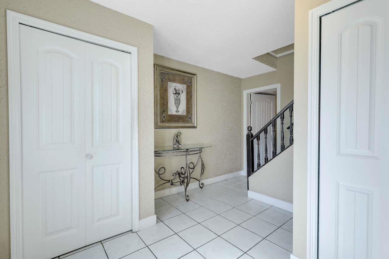11183 74a Avenue, Delta, V4C 7C4 — photo 5