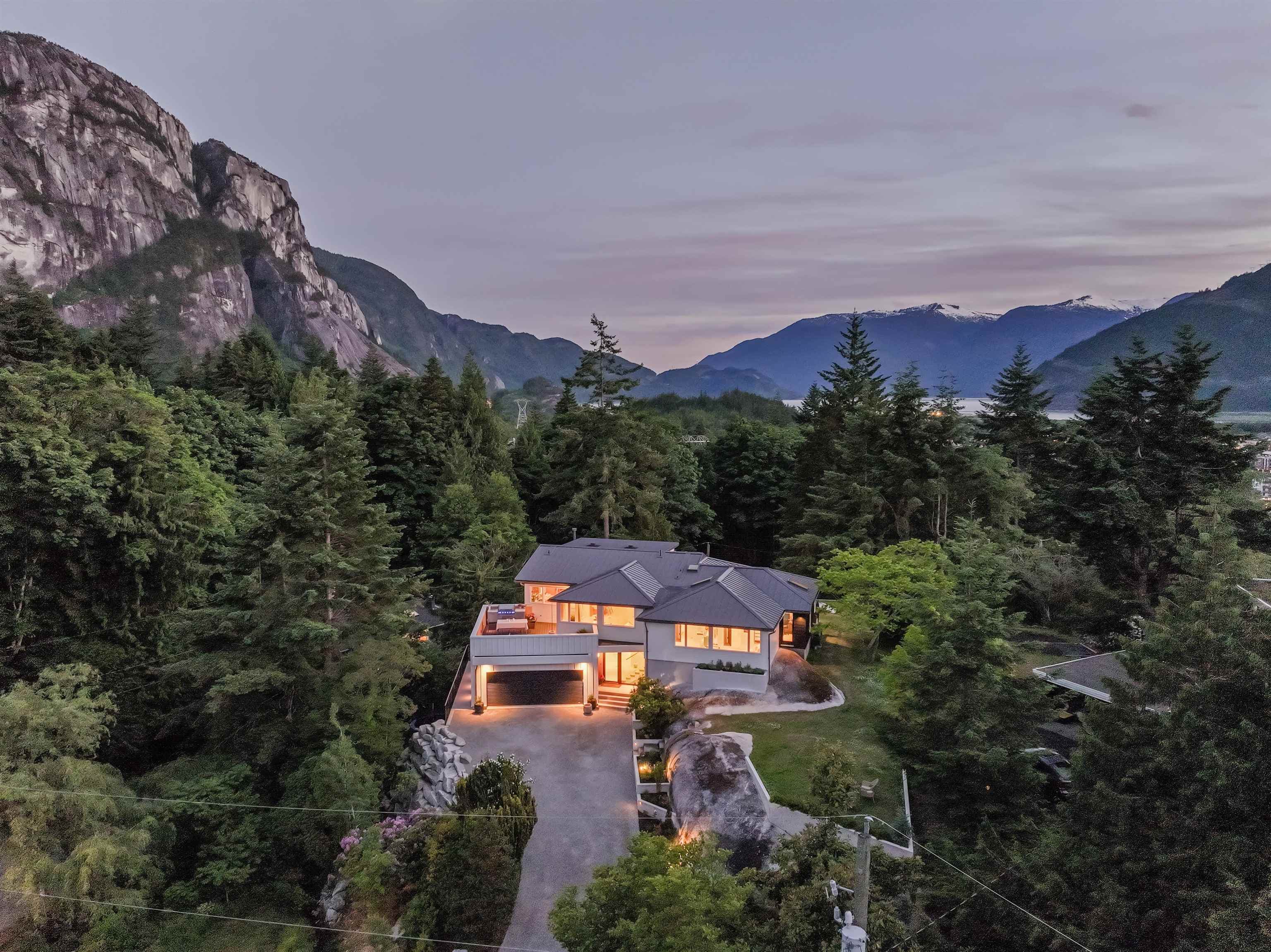 38243 Vista Crescent, Squamish, V8B 0B1 — photo 1