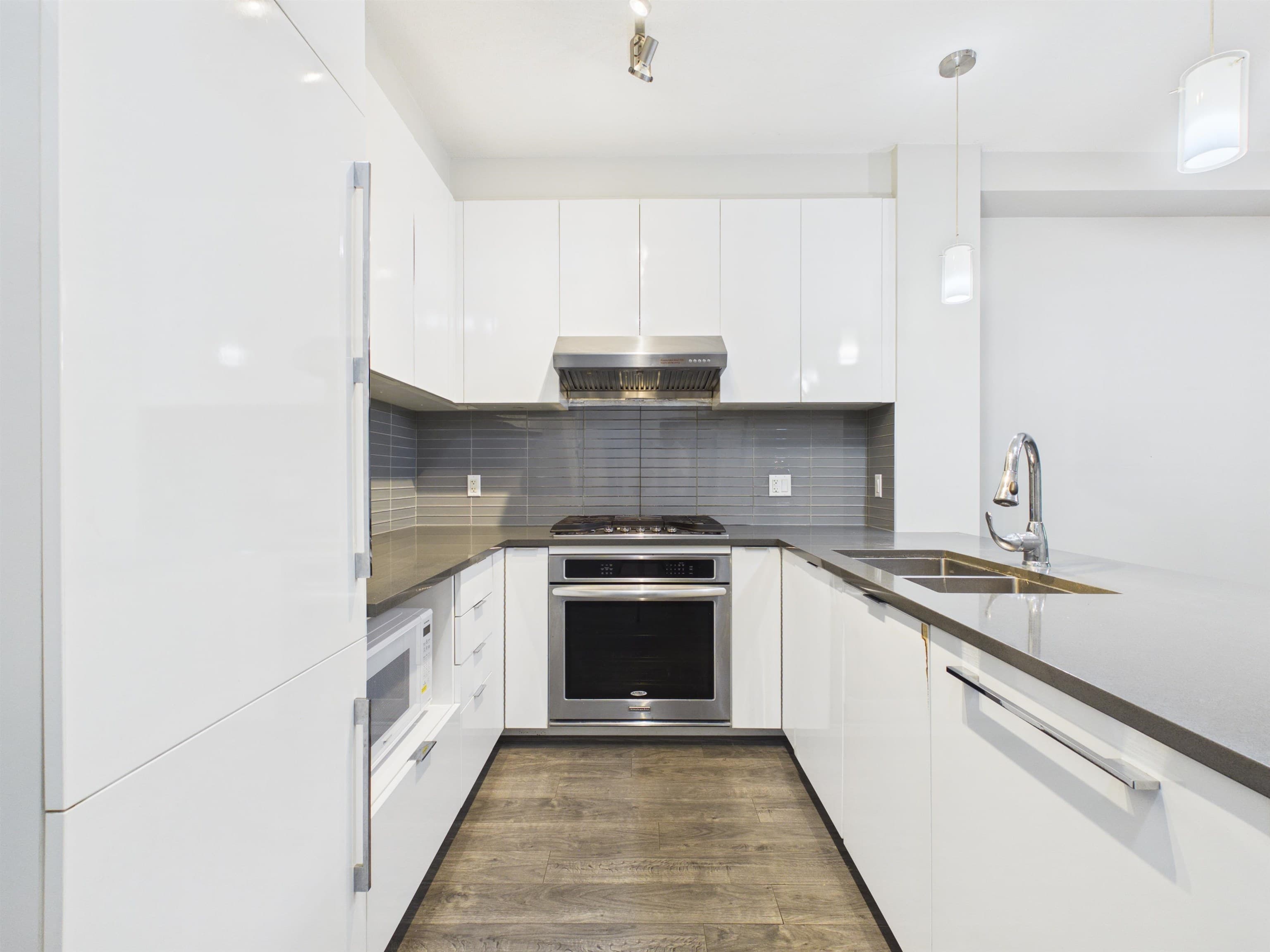 118 - 9399 Alexandra Road, Richmond, V6X 0L7 — photo 2