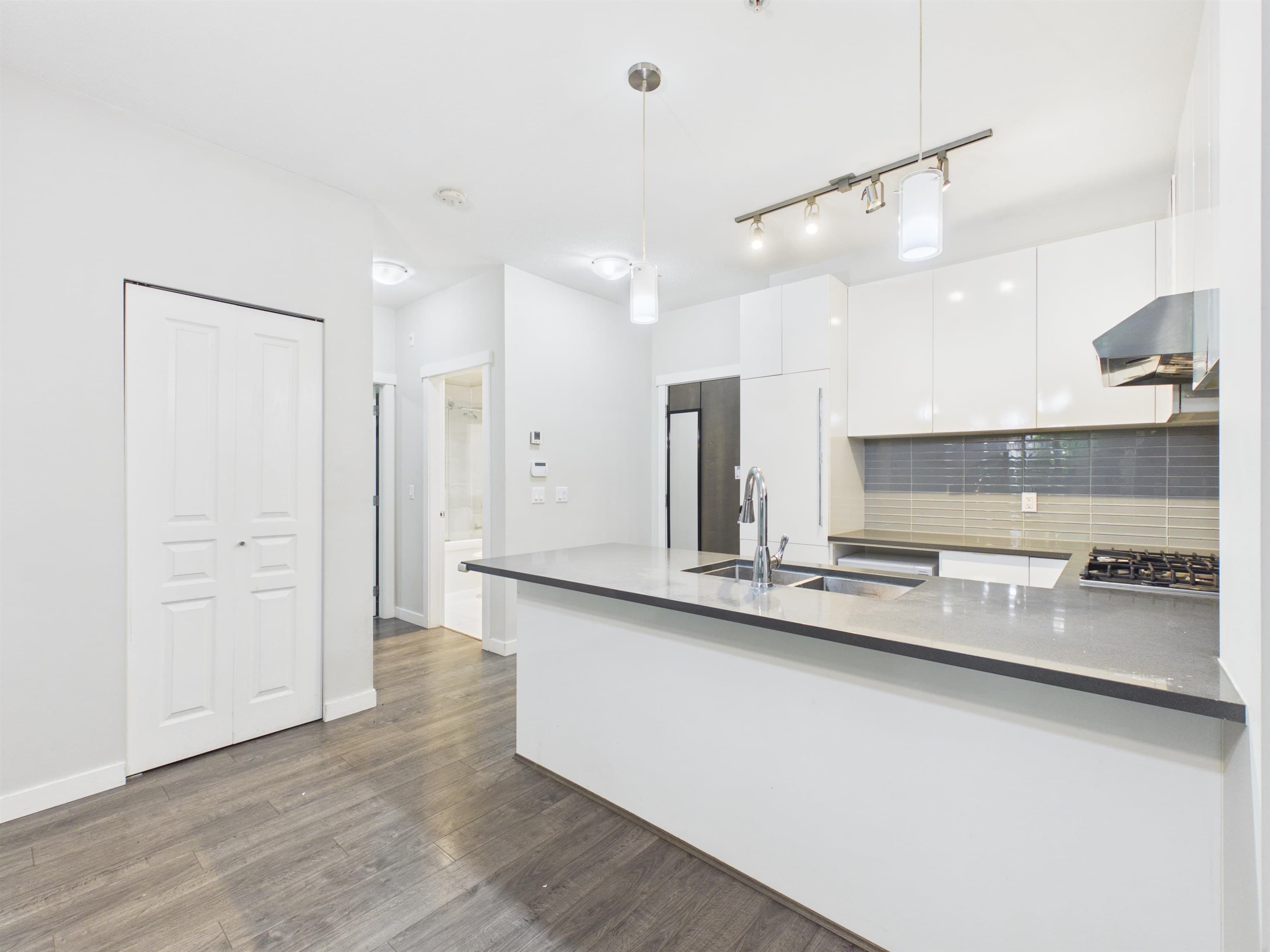 118 - 9399 Alexandra Road, Richmond, V6X 0L7 — photo 4