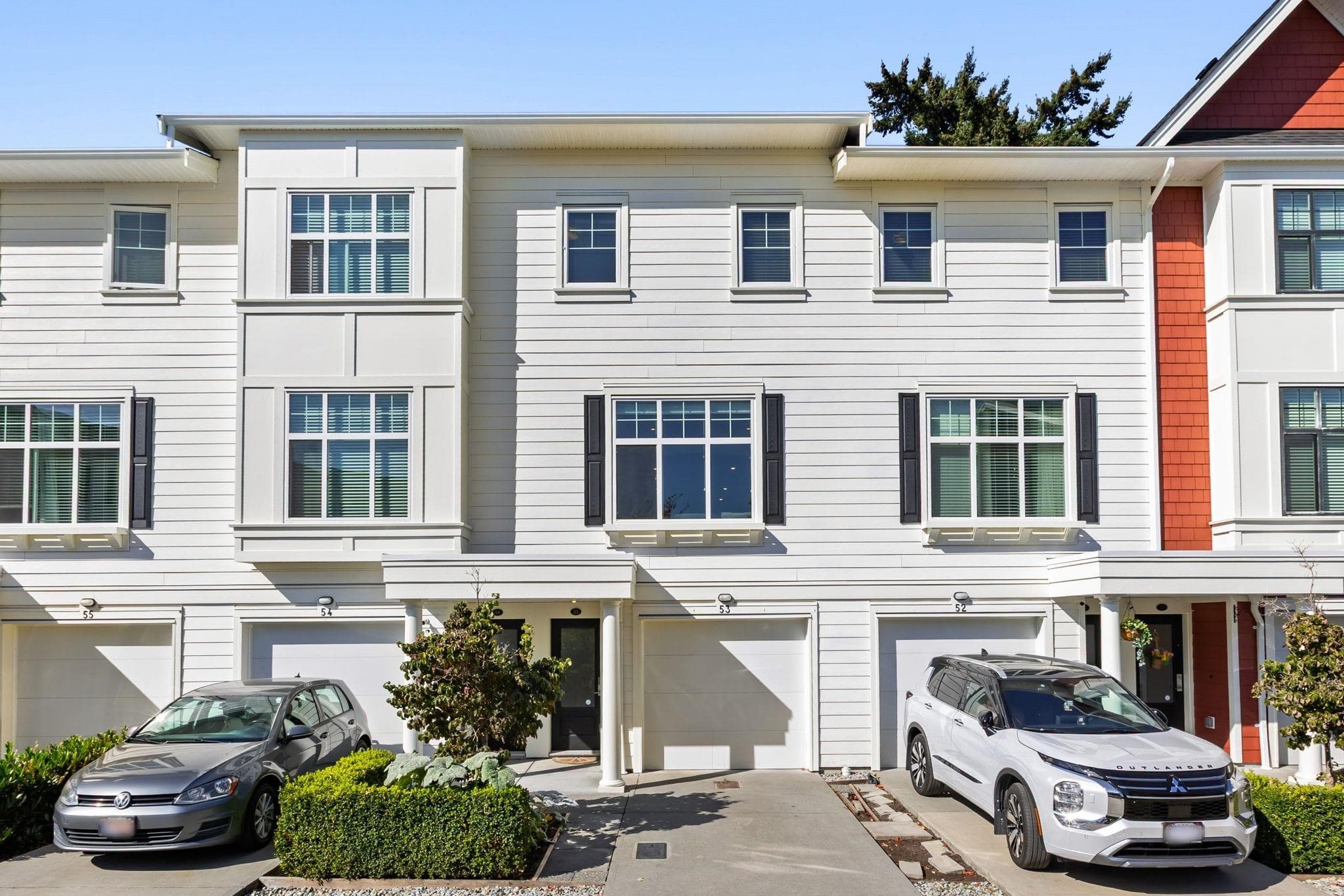 53 - 27735 Roundhouse Drive, Abbotsford, V4X 0B9 — photo 1
