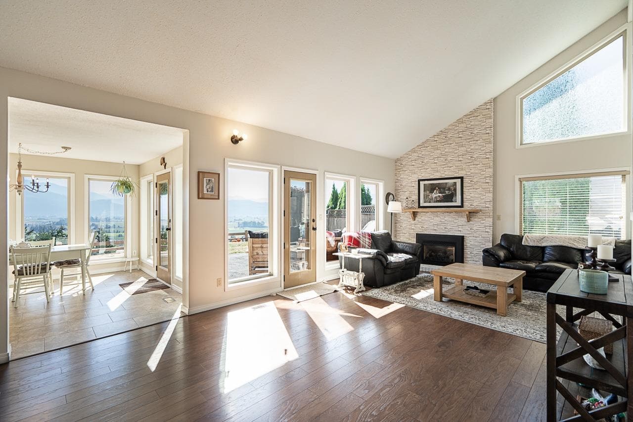 35950 Eaglecrest Place, Abbotsford, V3G 1E7 — photo 3
