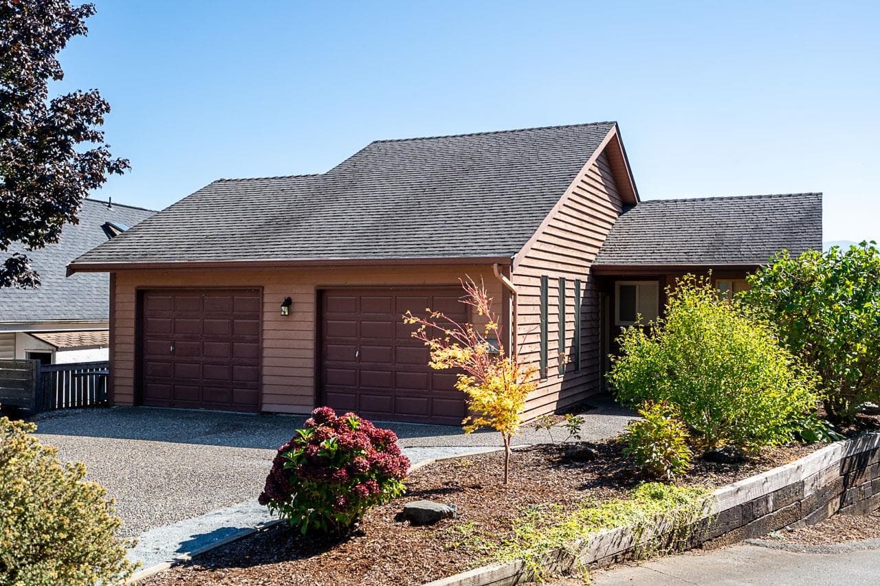 35950 Eaglecrest Place, Abbotsford, V3G 1E7 — photo 1