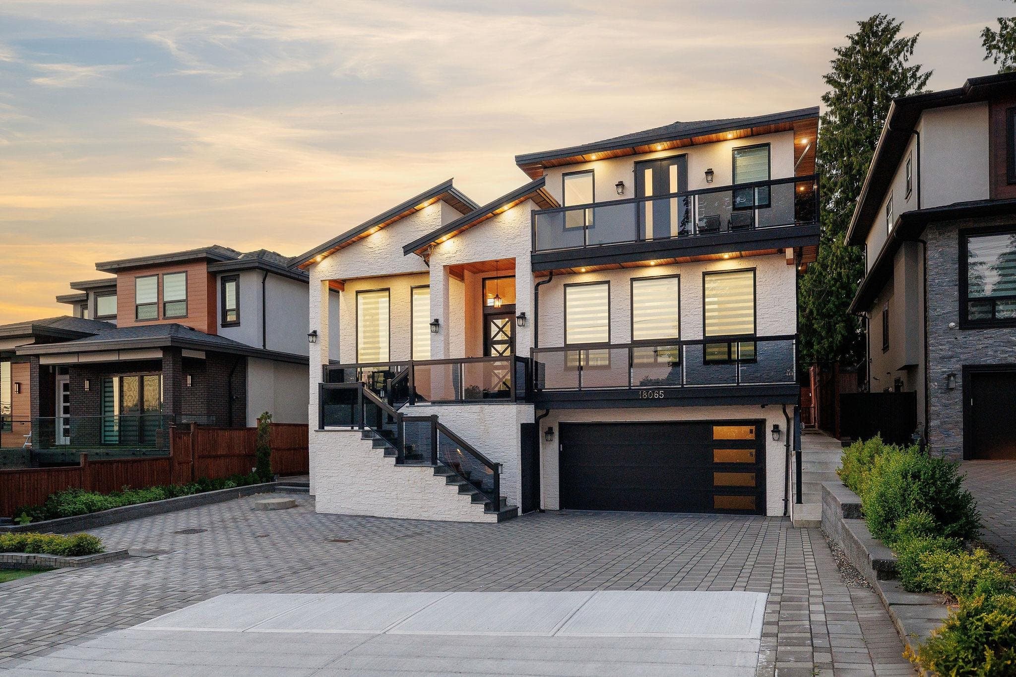 18065 58a Avenue, Surrey, V3S 1N7 — photo 2