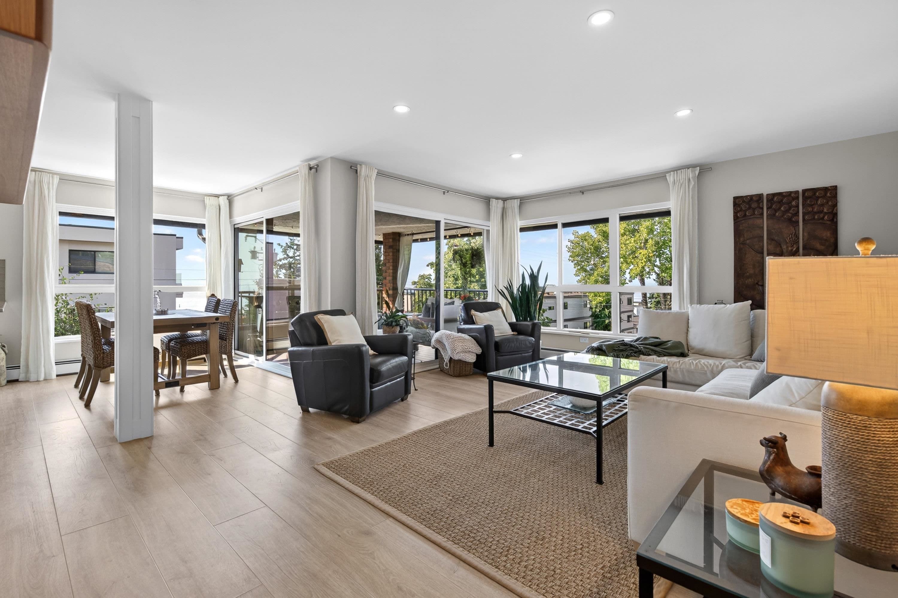 302 - 1290 Martin Street, White Rock, V4B 3W3 — photo 2