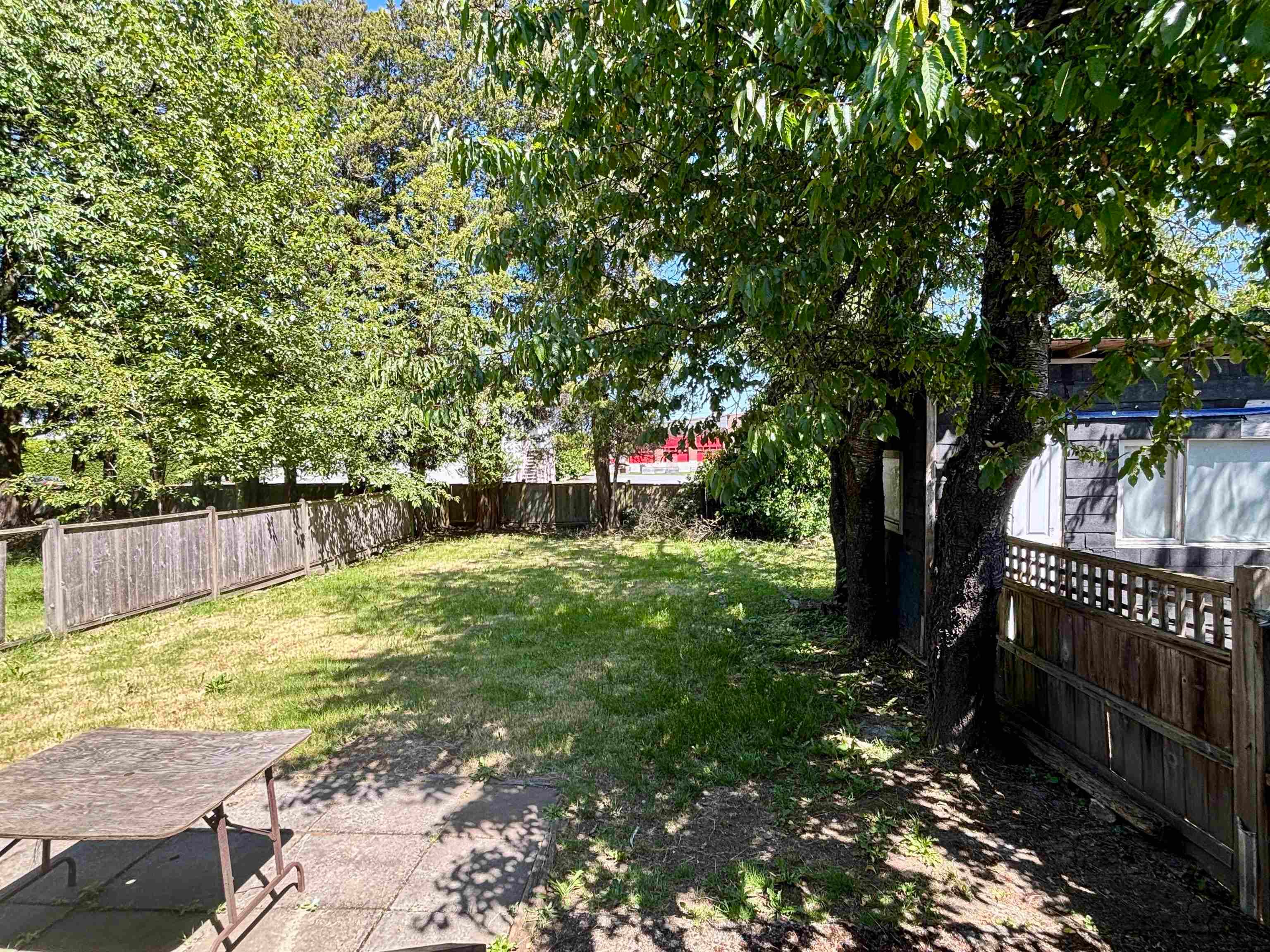 13065 103a Avenue, Surrey, V3T 1S4 — photo 2