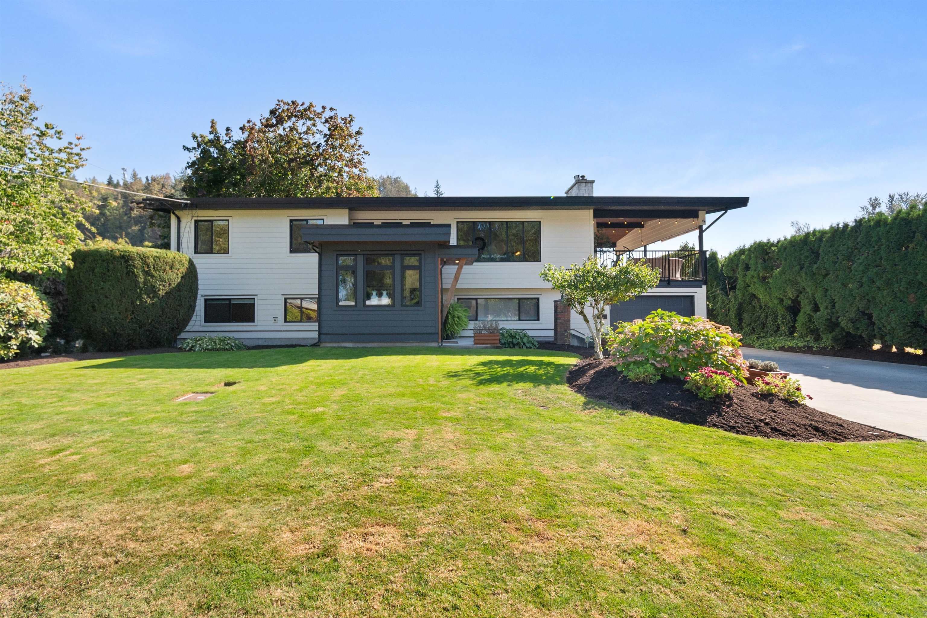 10165 Brentwood Drive, Chilliwack, V2P 6G5 — photo 2