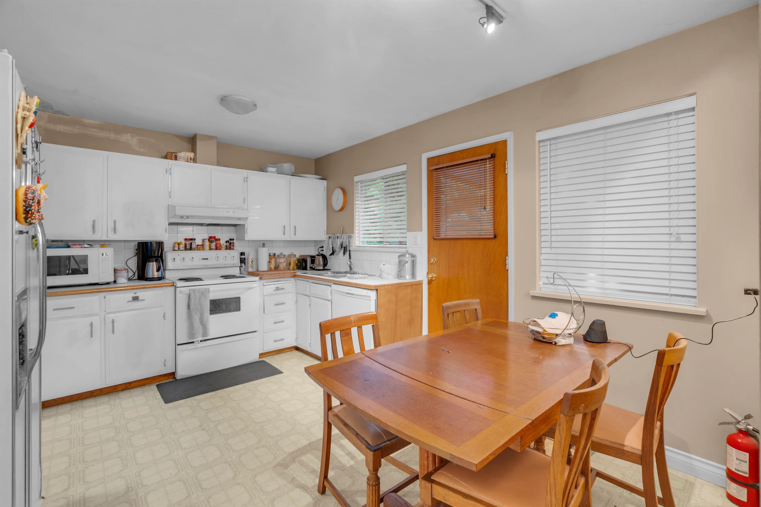 15102 Pheasant Drive, Surrey, V3R 4X5 — photo 4
