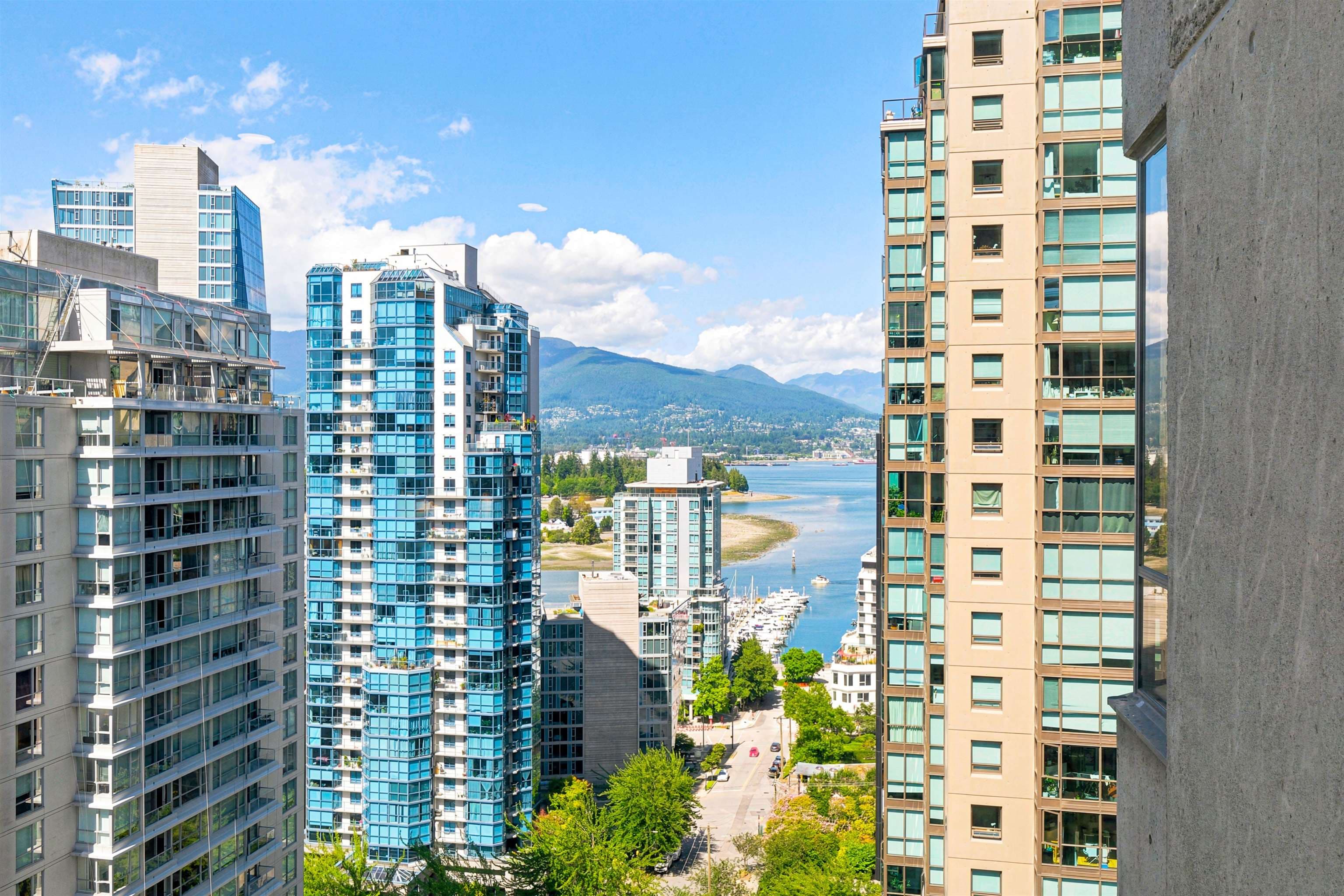 1601 - 738 Broughton Street, Vancouver, V6G 3A7 — photo 2