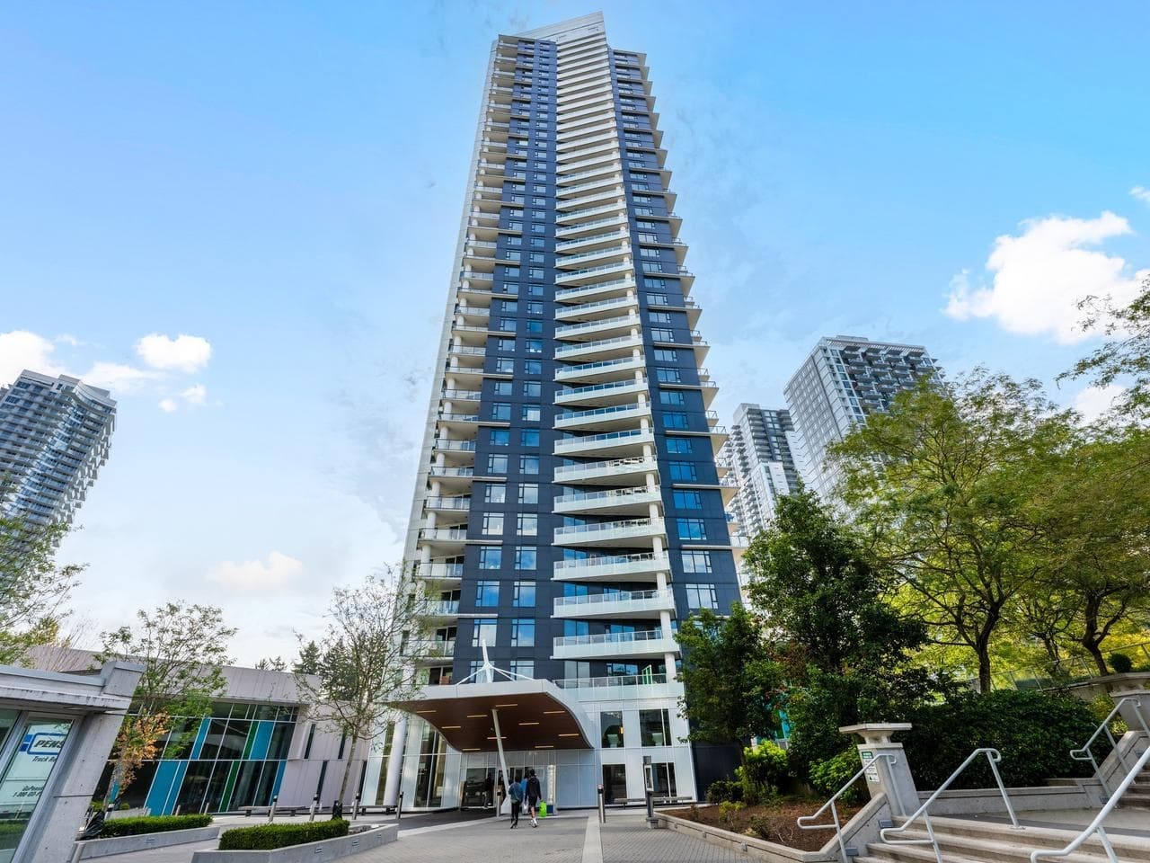 2702 - 9887 Whalley Boulevard, Surrey