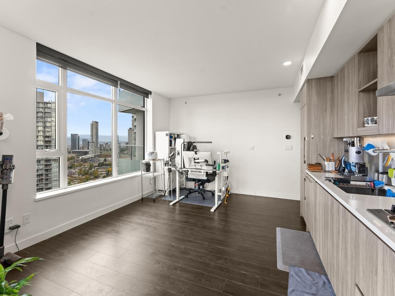 2702 - 9887 Whalley Boulevard, Surrey, V3T 0P4 — photo 4