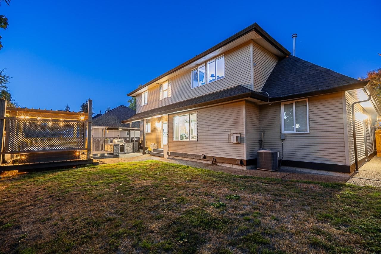 6069 170 Street, Surrey, V3S 3Y7 — photo 3