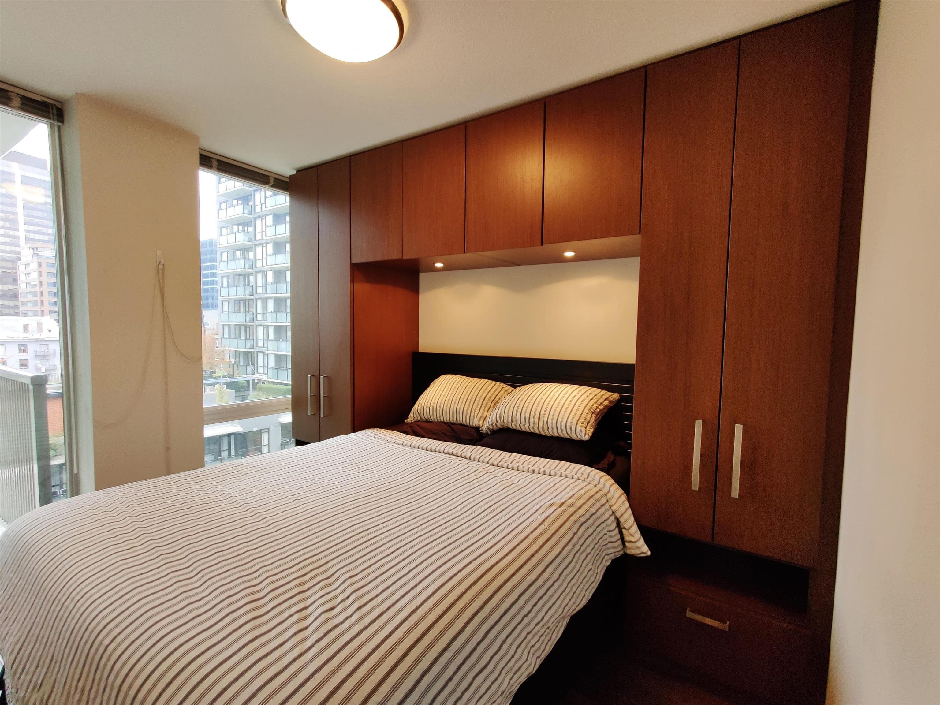 1002 - 1055 Richards Street, Vancouver, V6B 0C2 — photo 5