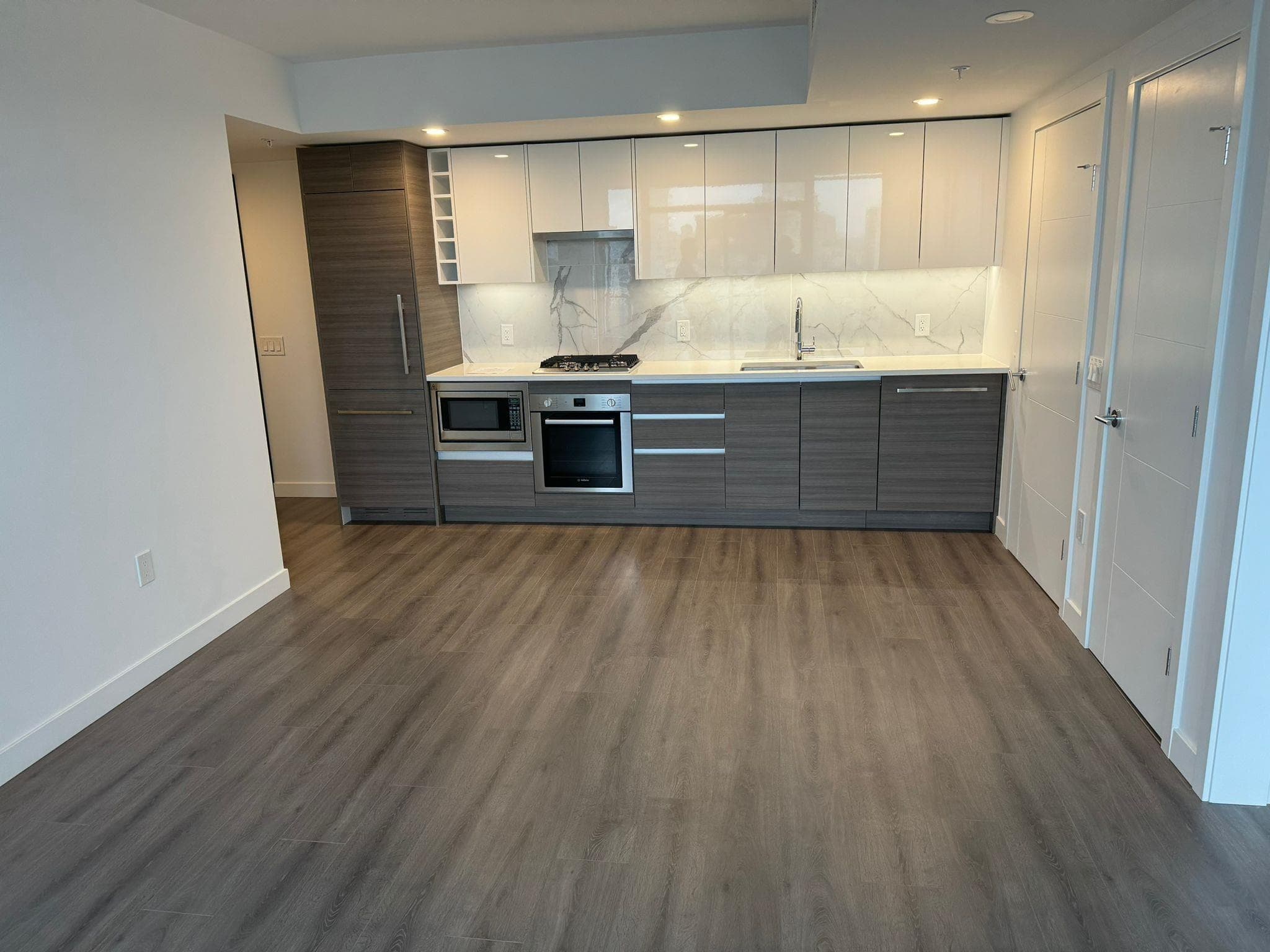2xxx - 823 Carnarvon Street, New Westminster, V3M 0N5 — photo 2