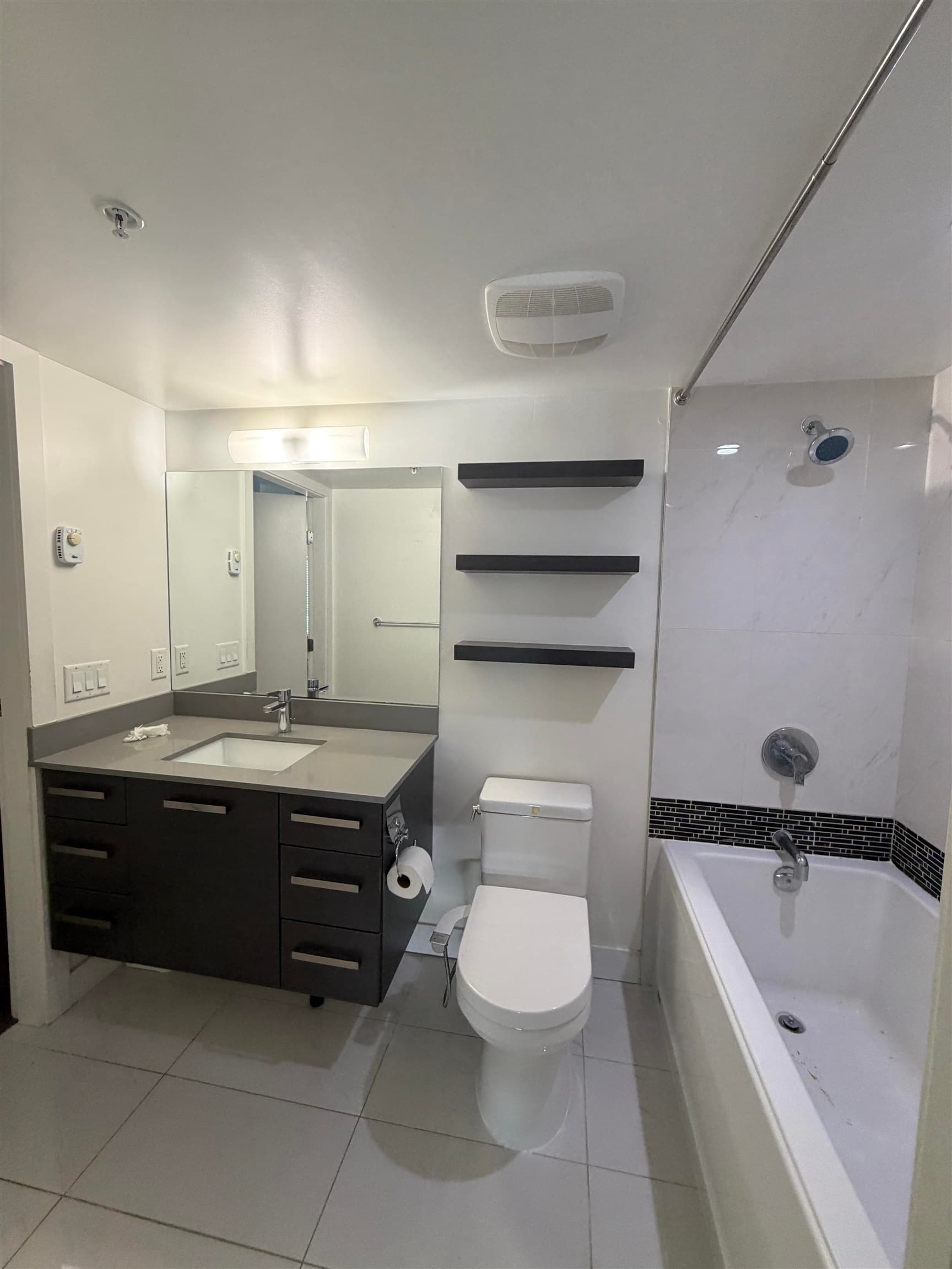 2** - 2858 W 4th Avenue, Vancouver, V6K 1R2 — photo 3